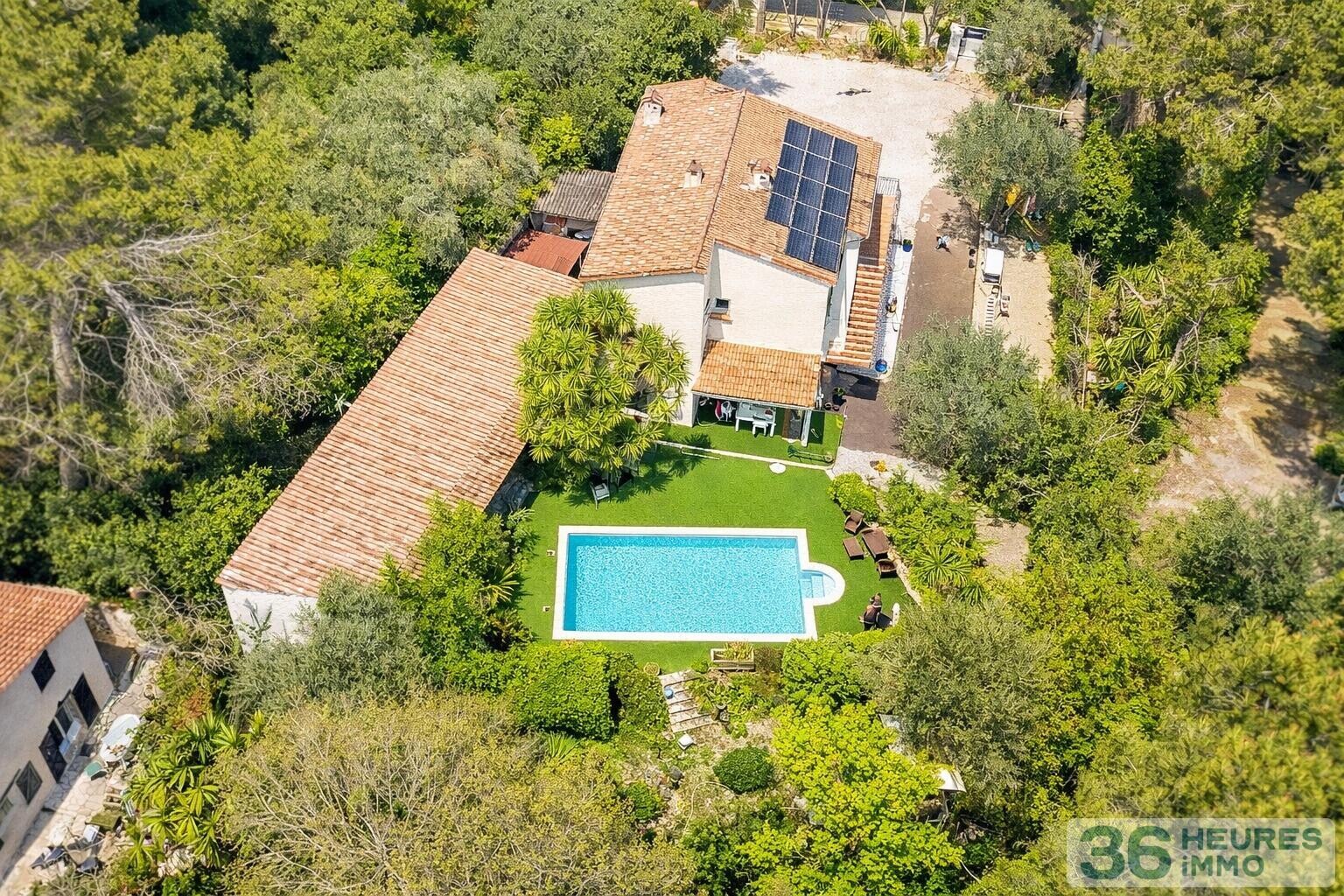 The Edge of the Woods - family property or guesthouse