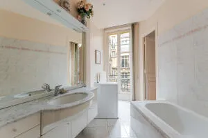 Appartement à Paris 16e Arrondissement — vignette 5