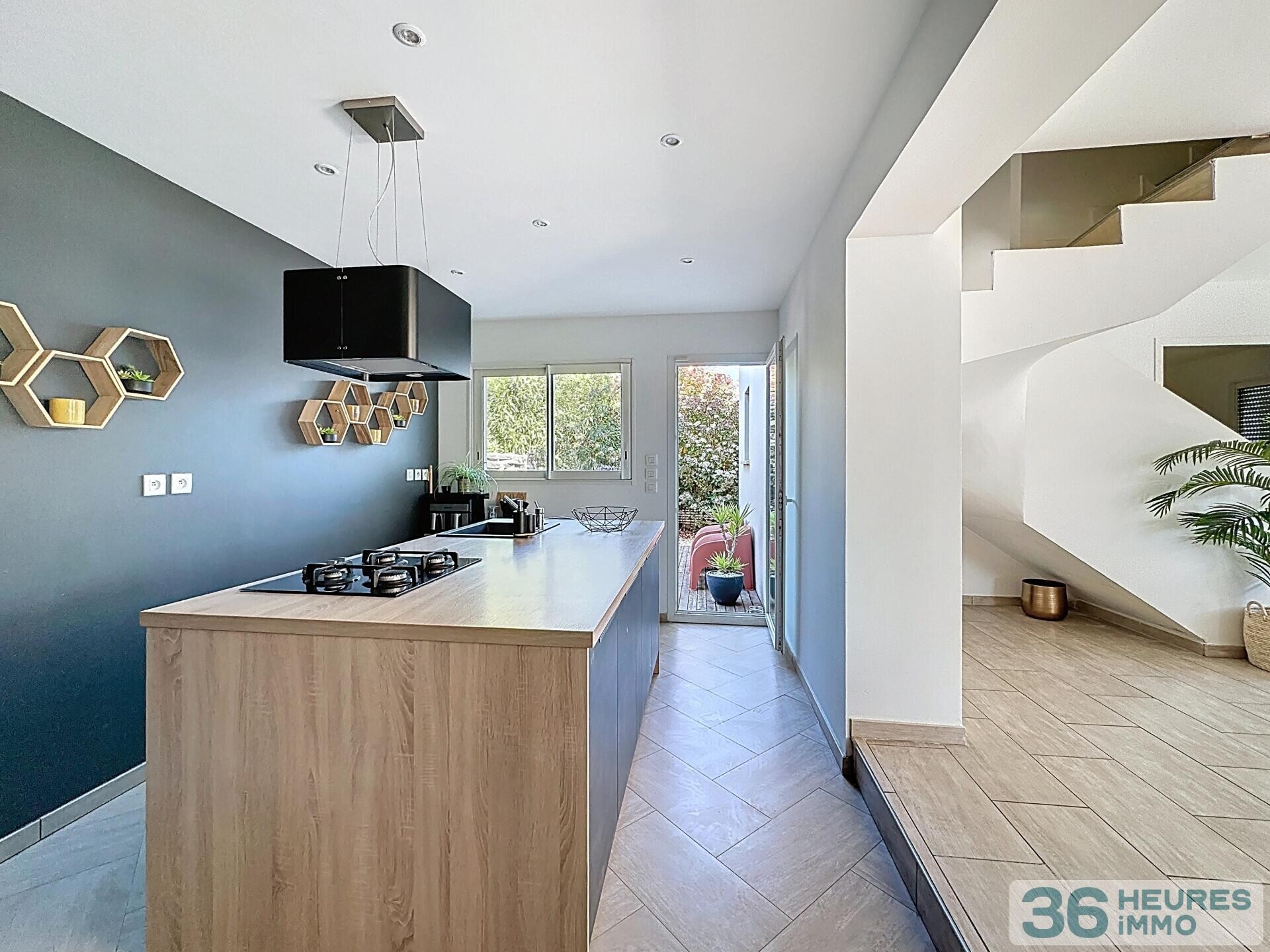 AIMARGUES - MAISON CONTEMPORAINE DE 157 M² AVEC PISCINE SUR 505 M² DE PARCELLE