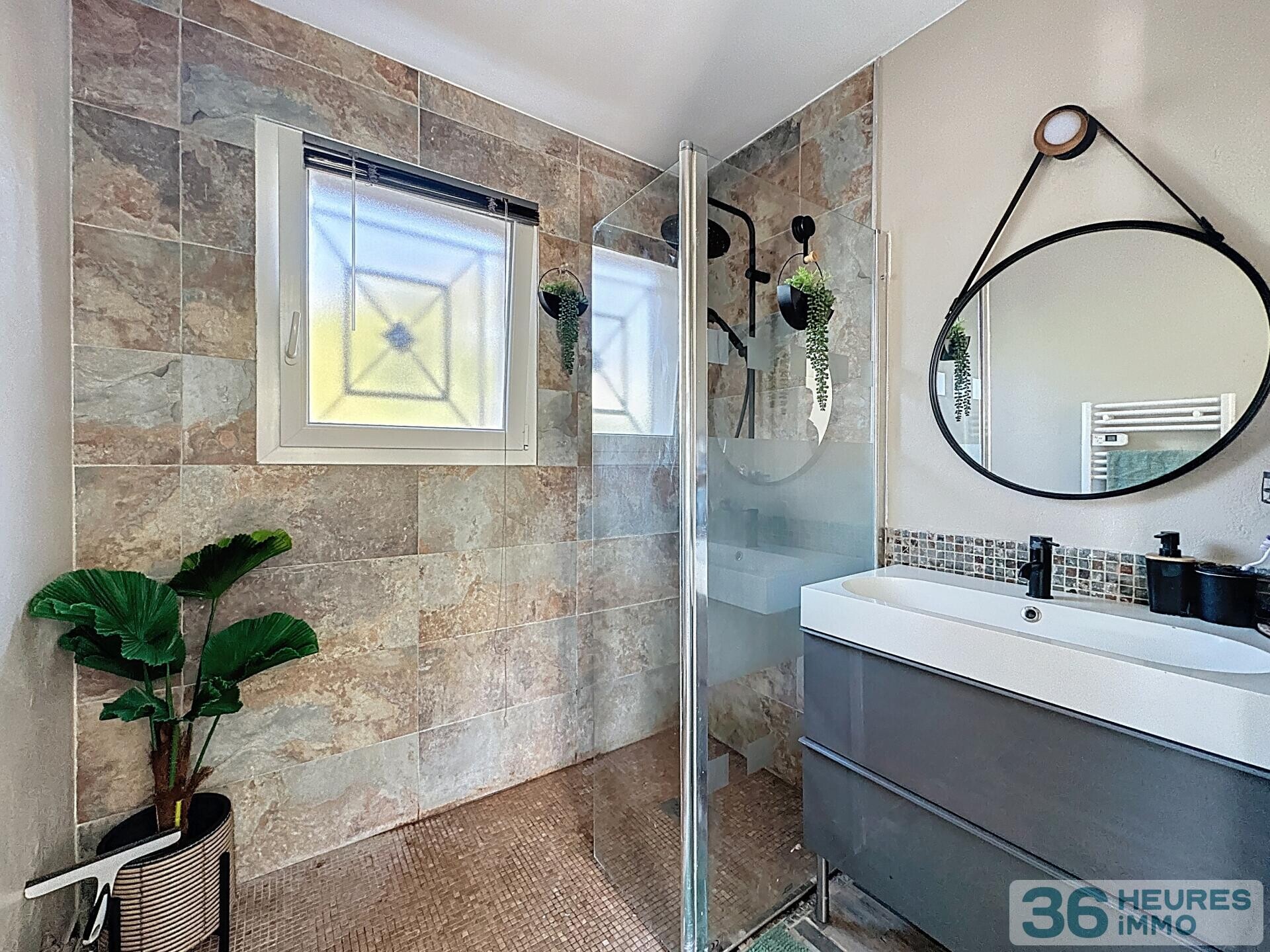 AIMARGUES - MAISON CONTEMPORAINE DE 157 M² AVEC PISCINE SUR 505 M² DE PARCELLE