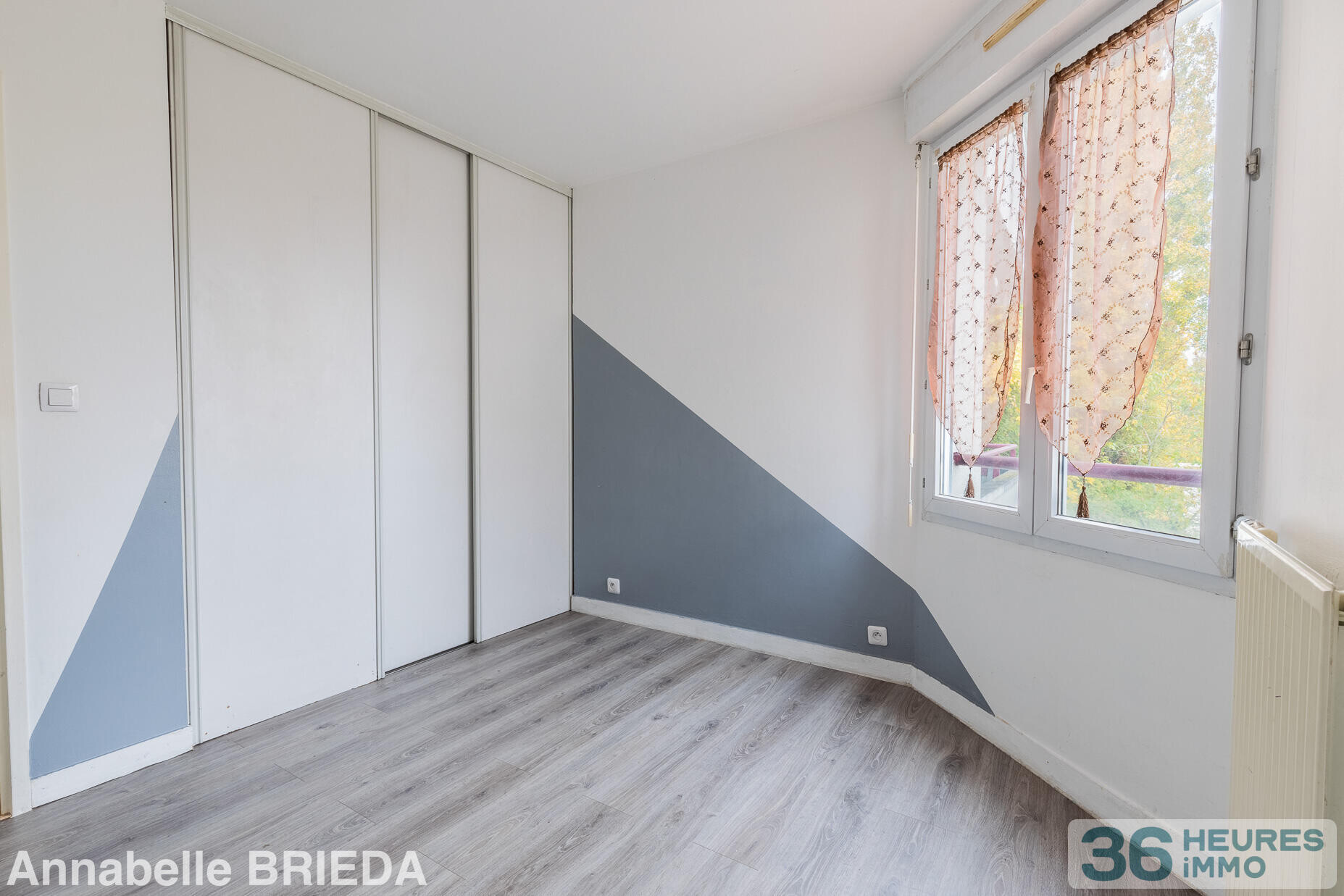 Appartement avec séjour spacieux et baies vitrées – Balcon au calme côté cour