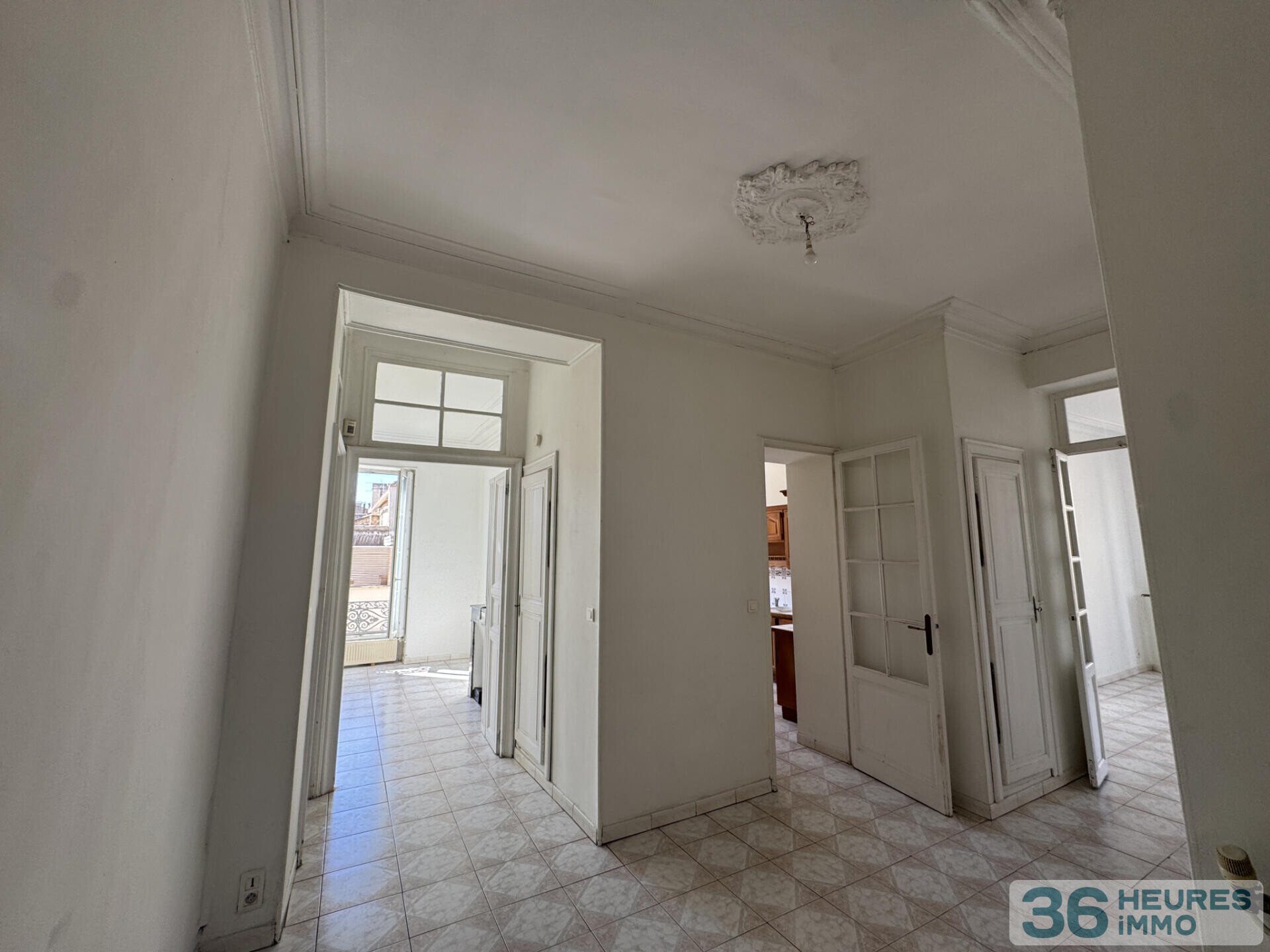 Exclusivité Appartement 144 m2, 3 chambres, grenier + cave - proche arènes