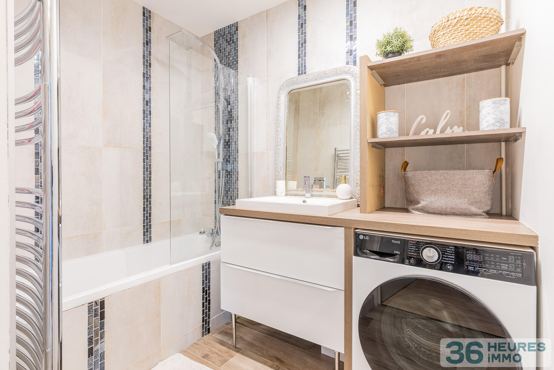 Appartement avec une pièce de vie spacieuse baigné de lumière