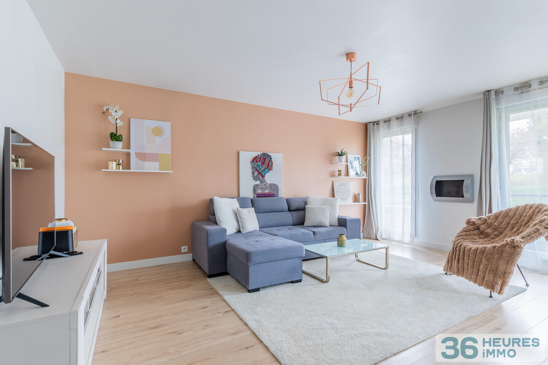 Appartement avec une pièce de vie spacieuse baigné de lumière