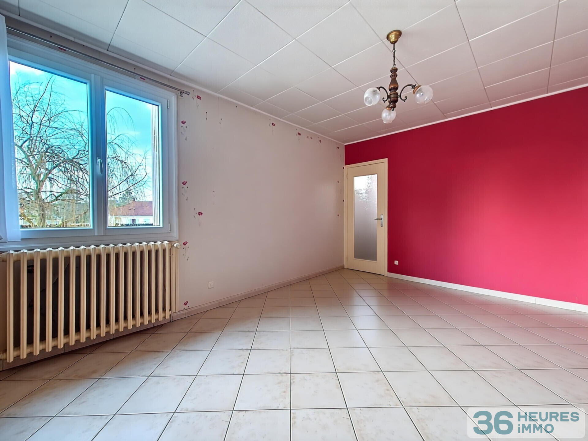 MAISON AVEC SOUS-SOL, GARAGE ET JARDIN, à 5 minutes de Villeneuve La Guyard.