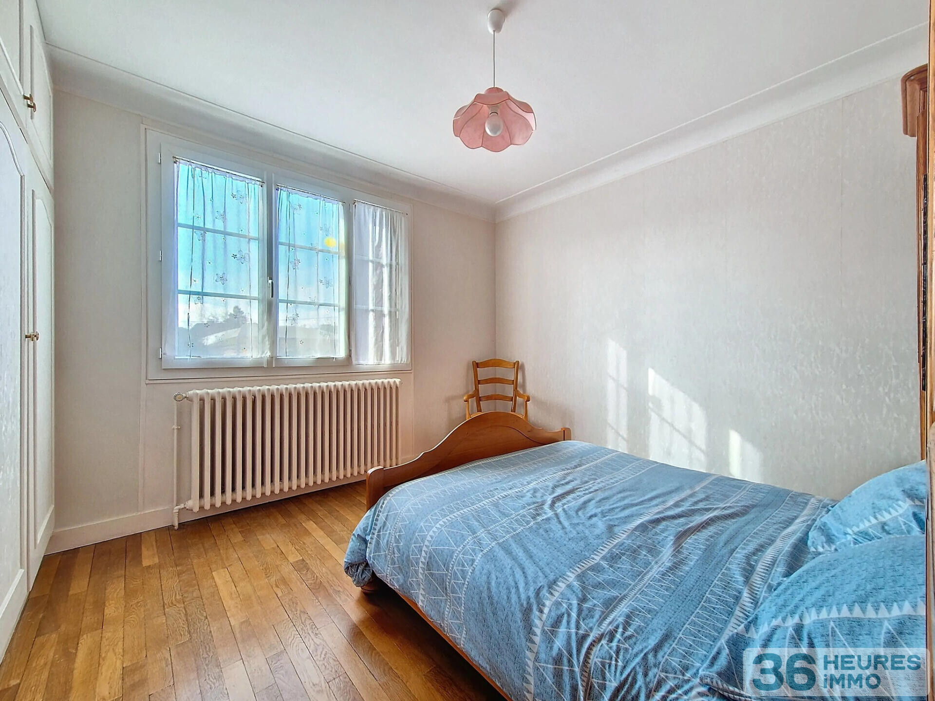 MAISON AVEC SOUS-SOL, GARAGE ET JARDIN, à 5 minutes de Villeneuve La Guyard.