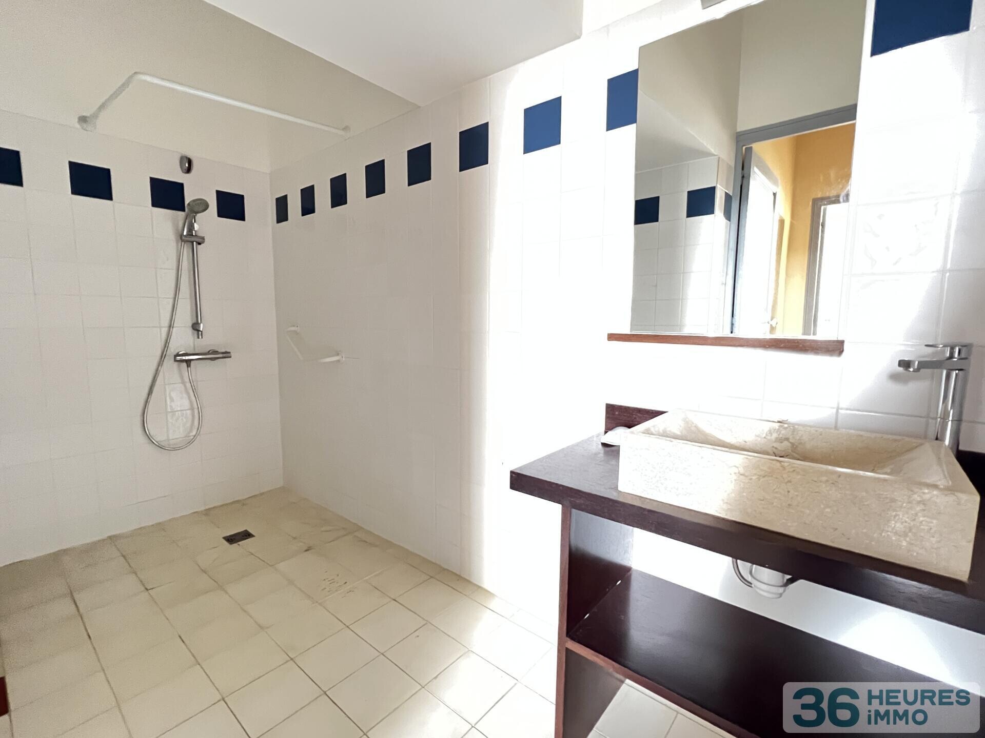 appartement rdc 112 m² au CHATEAU DE BRUGHEAS