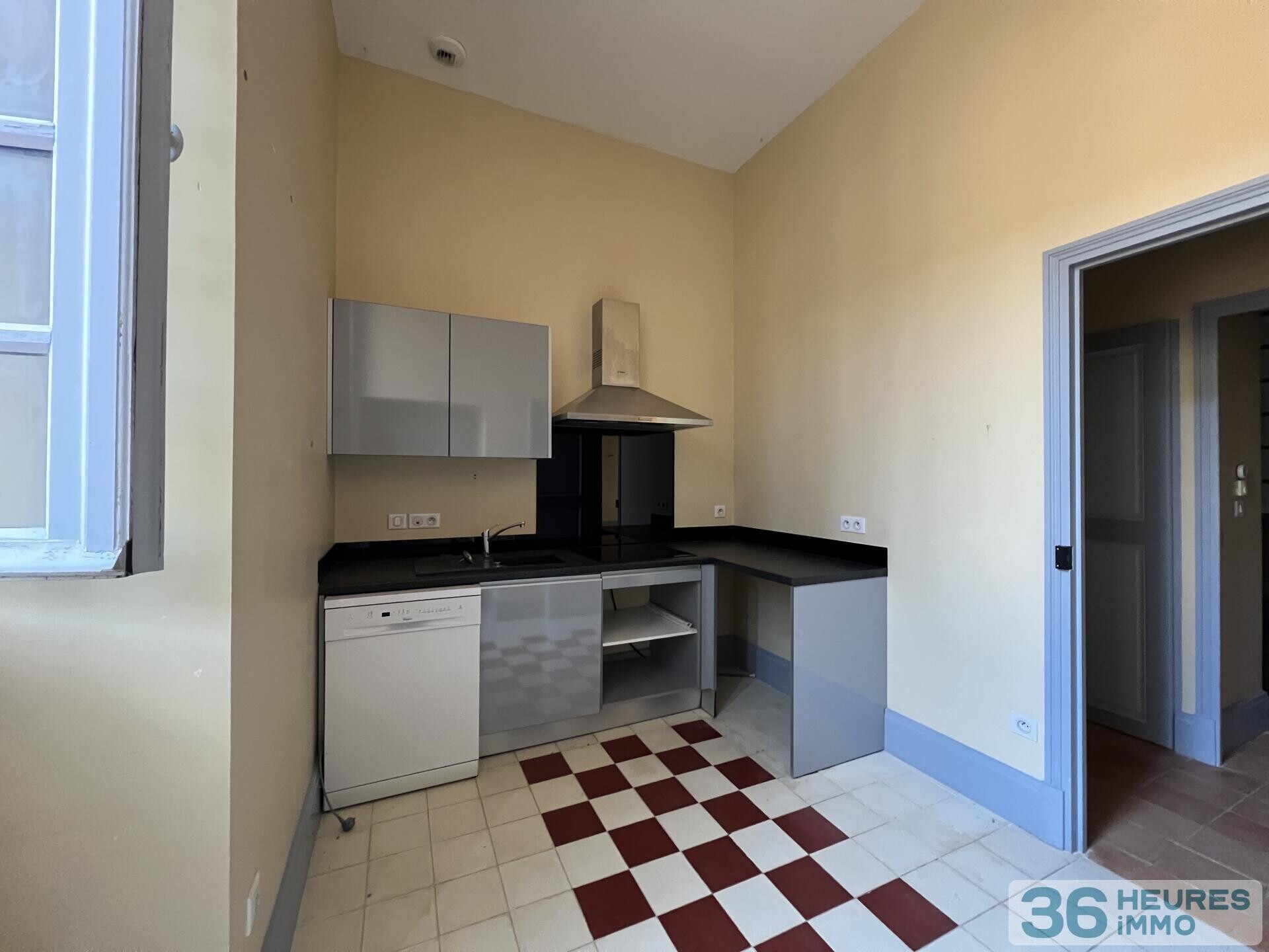 appartement rdc 112 m² au CHATEAU DE BRUGHEAS