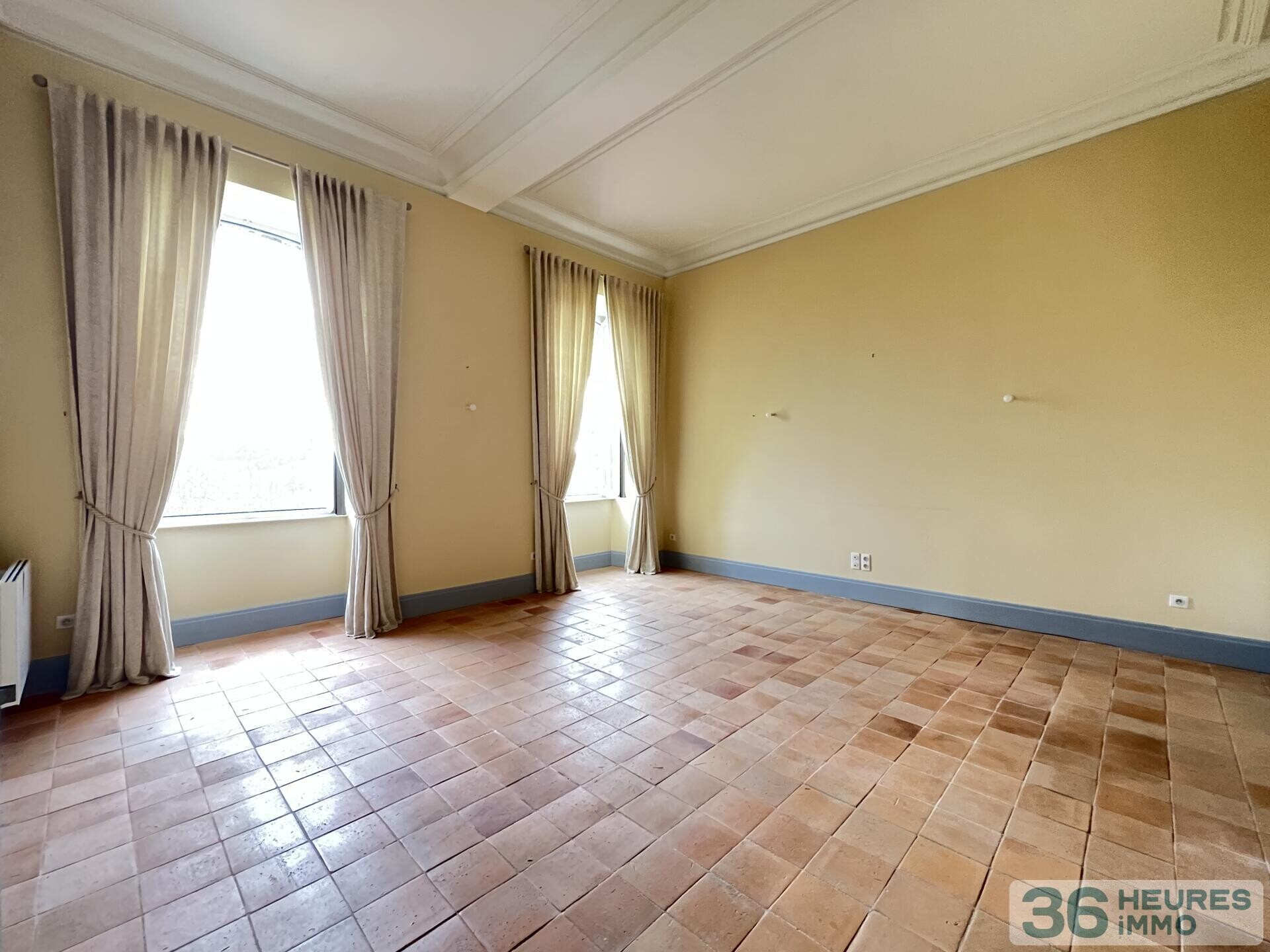 appartement rdc 112 m² au CHATEAU DE BRUGHEAS