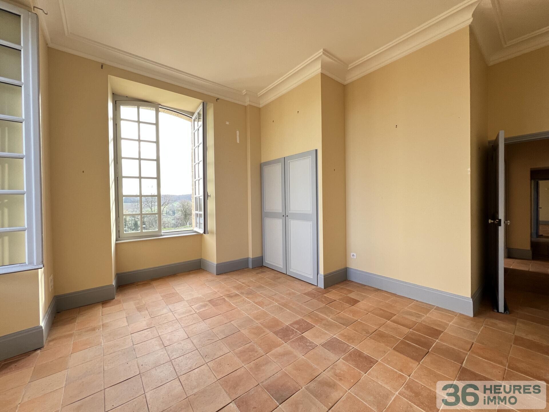 appartement rdc 112 m² au CHATEAU DE BRUGHEAS