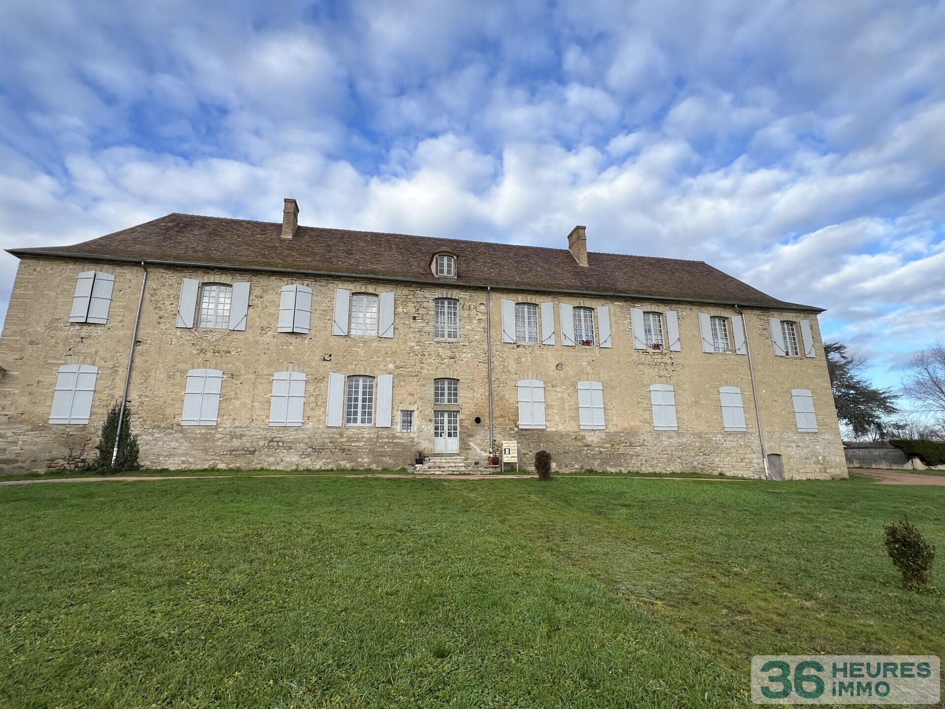 appartement rdc 112 m² au CHATEAU DE BRUGHEAS