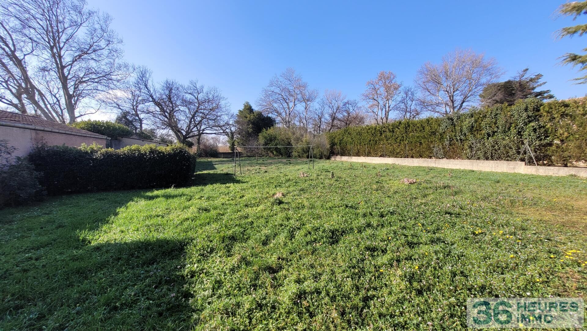 Terrain constructible de 1189 m²