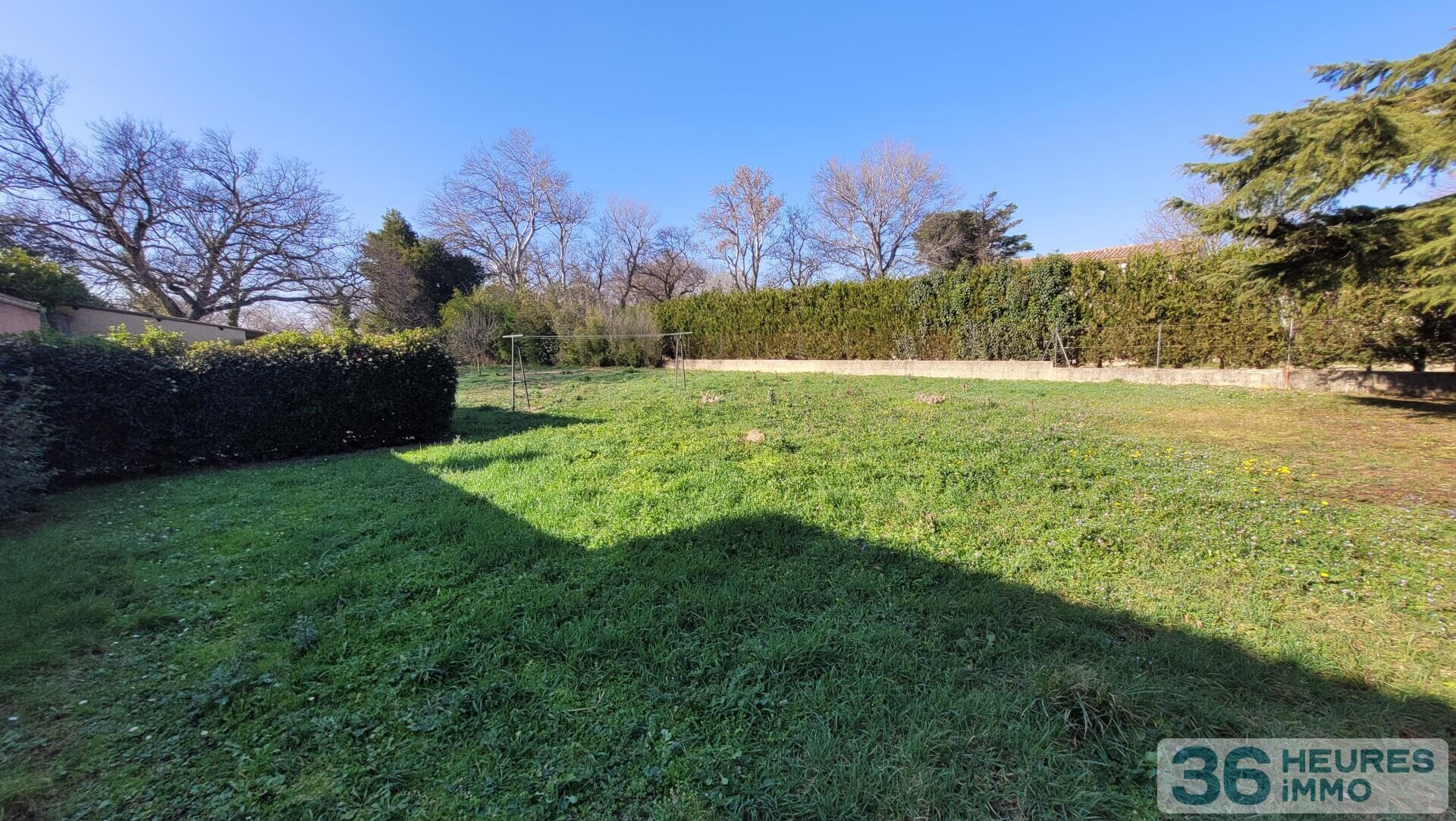 Terrain constructible de 1189 m²