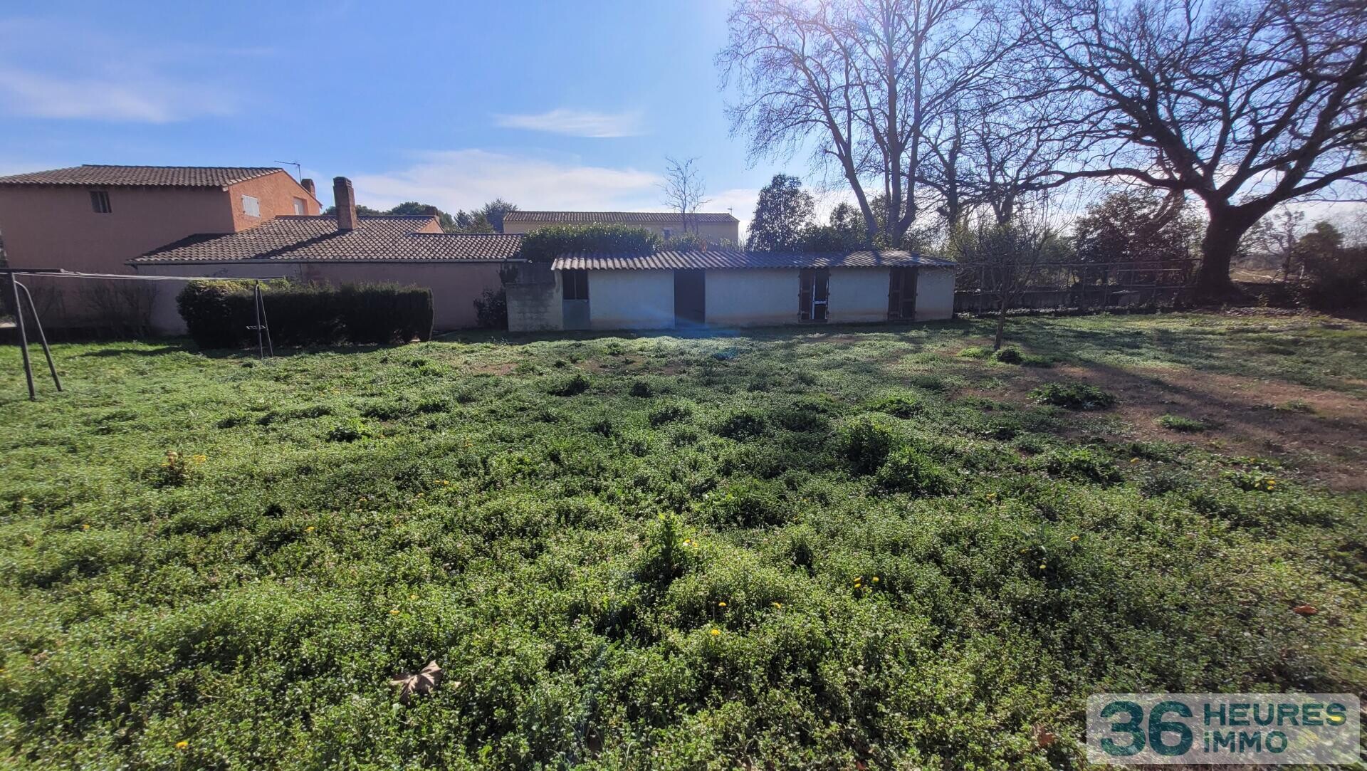 Terrain constructible de 1189 m²