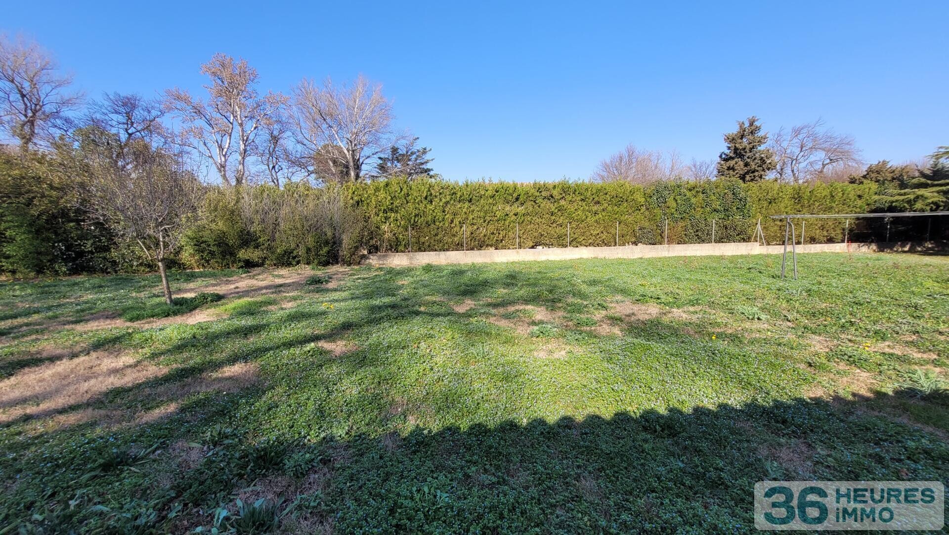 Terrain constructible de 1189 m²