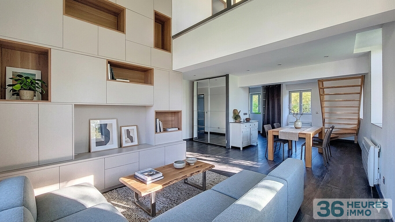 T4 en duplex - 84m2 carrez 125m2 au sol - petite copropriété avec parc et piscine - 2 chambres possibilité 3 - 2 places de stationnement - 1er et dernier étage