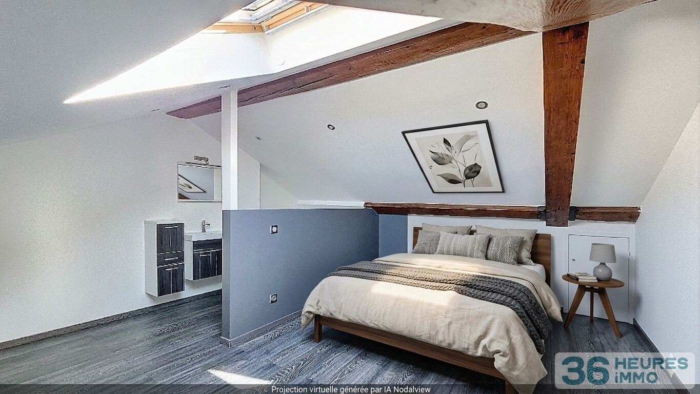 T4 en duplex - 84m2 carrez 125m2 au sol - petite copropriété avec parc et piscine - 2 chambres possibilité 3 - 2 places de stationnement - 1er et dernier étage