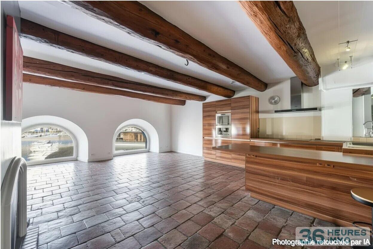 Bien unique, Vieux-Port Marseille – 141 m² modulables habitation + commercial