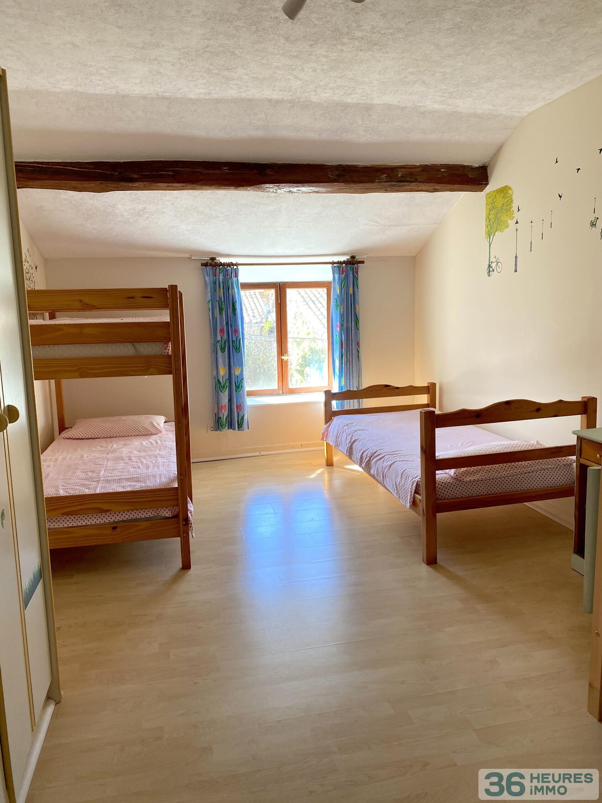 Propriété à fort potentiel avec une habitation principale de caractère et 3 gîtes