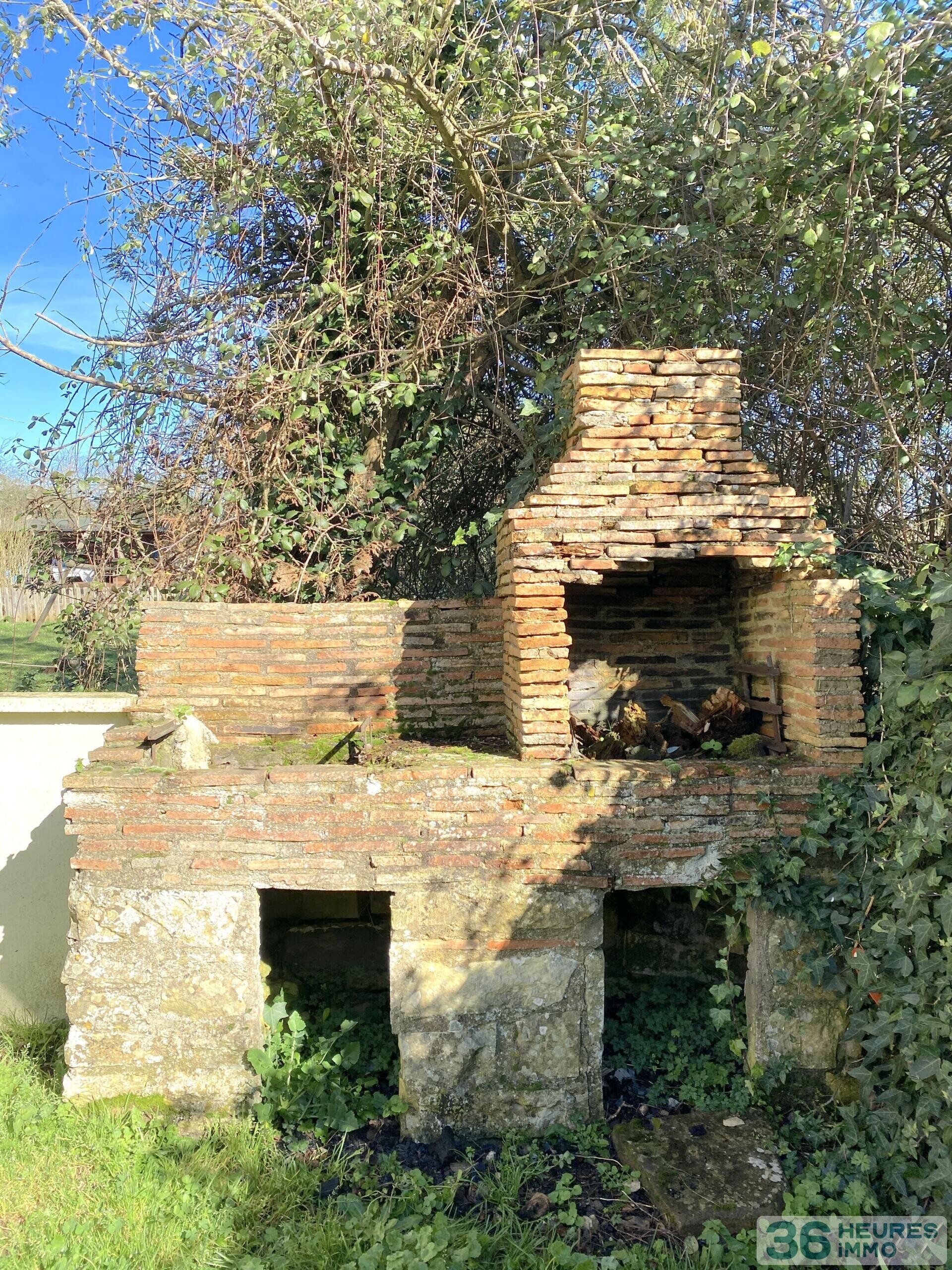 Propriété à fort potentiel avec une habitation principale de caractère et 3 gîtes