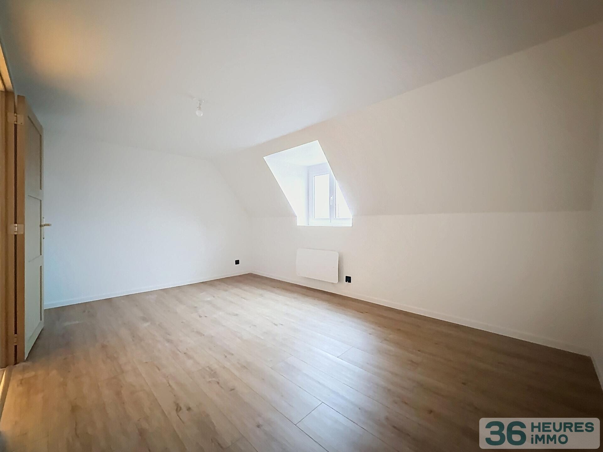 MAISON FAMILIALE RÉNOVÉE – 137 m² – JARDIN 730 m² – DOUBLE GARAGE – ENGLOS