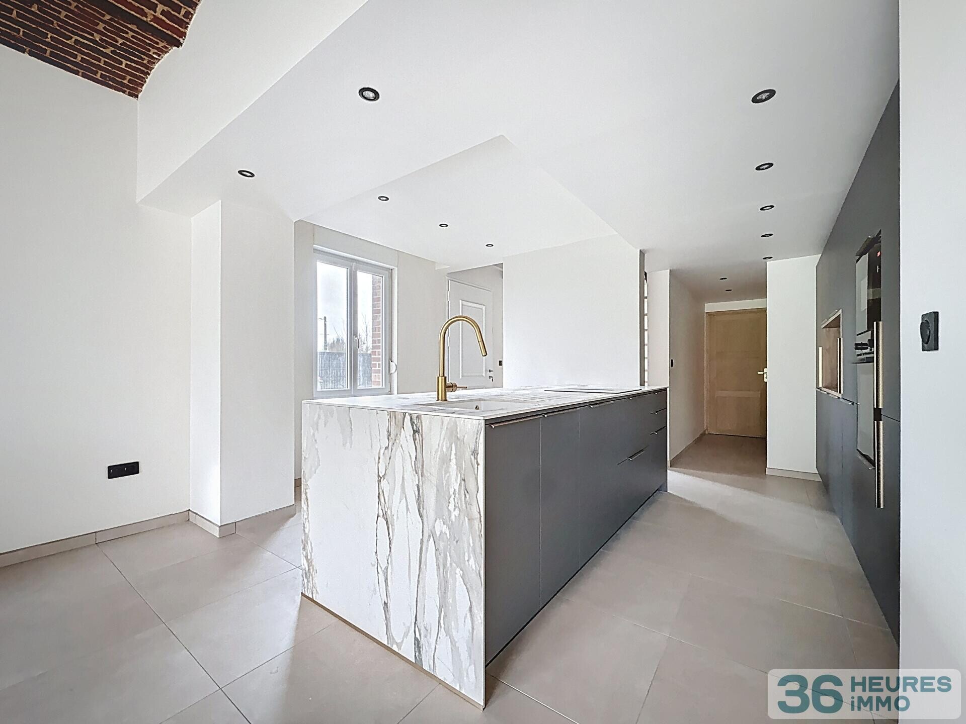 MAISON FAMILIALE RÉNOVÉE – 137 m² – JARDIN 730 m² – DOUBLE GARAGE – ENGLOS