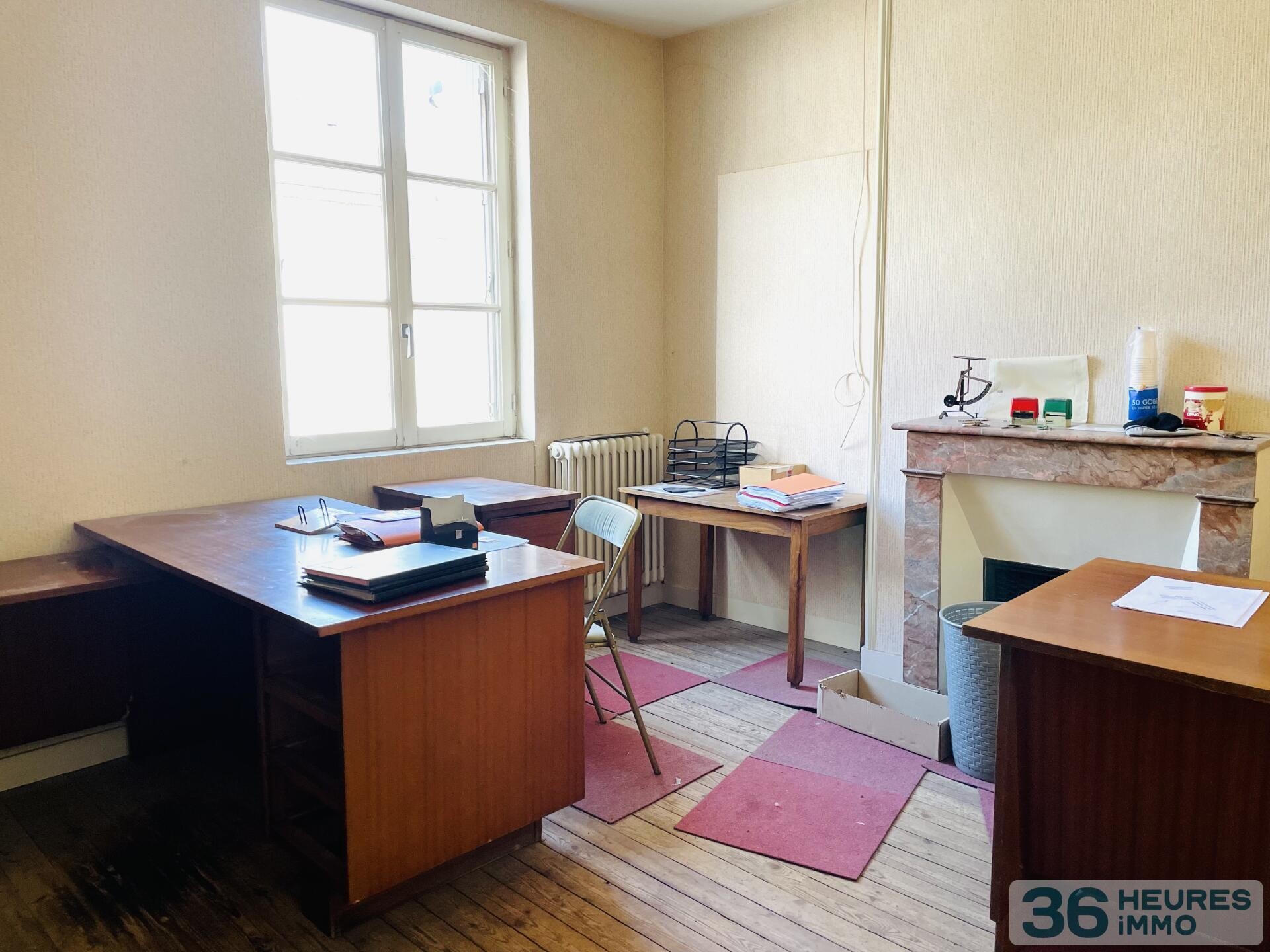 Ensemble immobilier *** 3 bâtisses *** potentiel de 640m2 *** hyper centre de VIHIERS