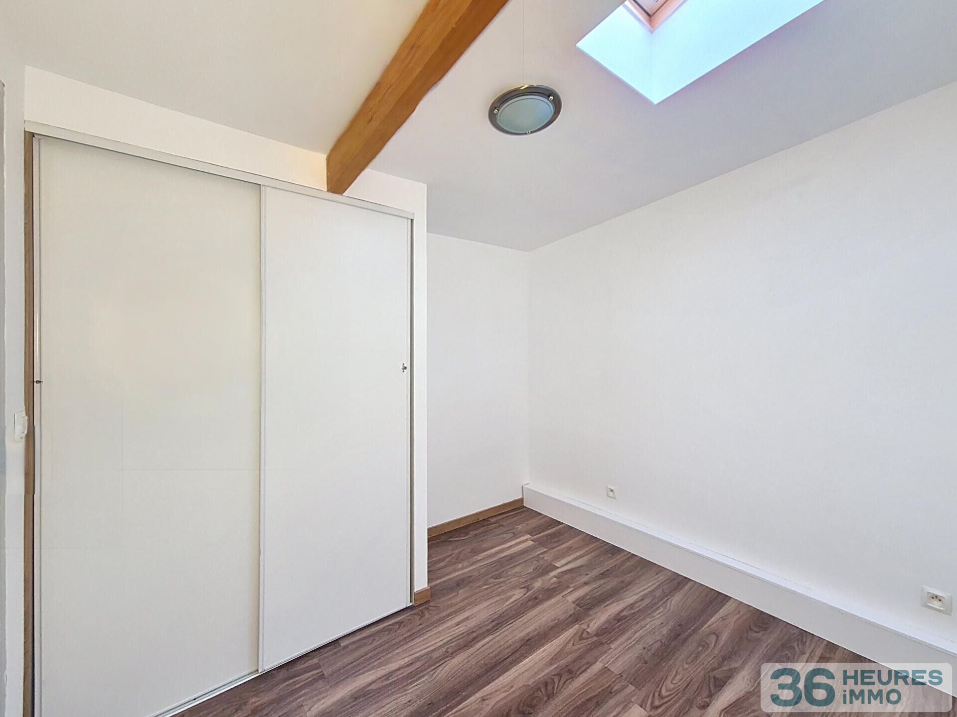 LOCAL COMMERCIAL AVEC LOGEMENT, SECTEUR MONTEREAU-FAULT-YONNE (77)