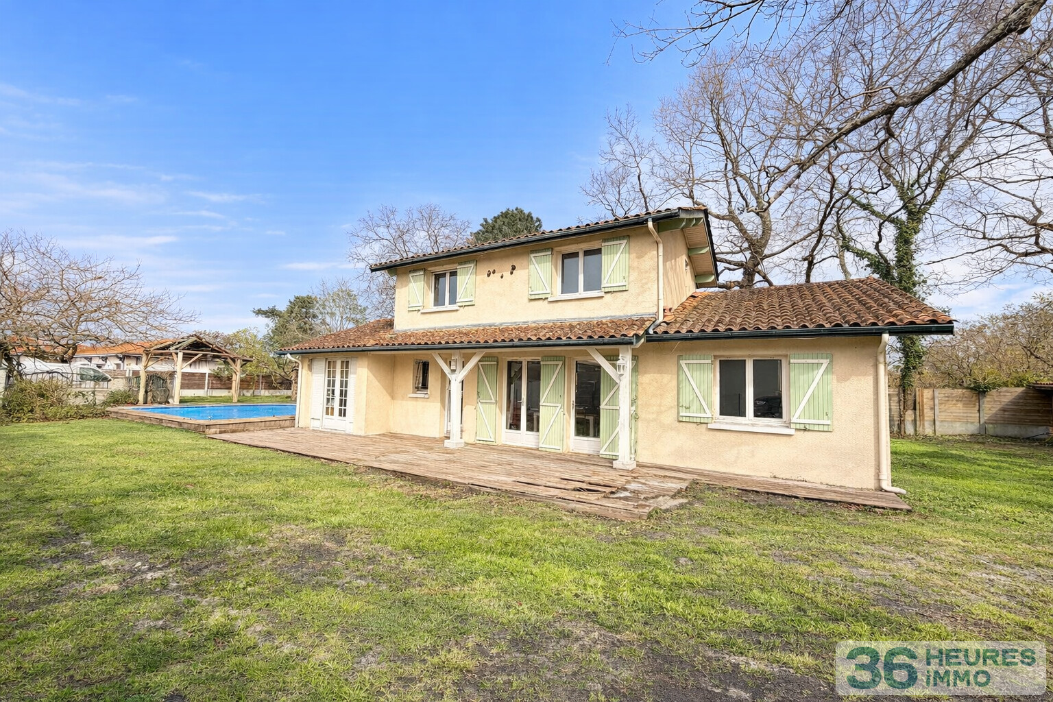 Maison T5 avec piscine et jardin à vendre à Gujan-Mestras