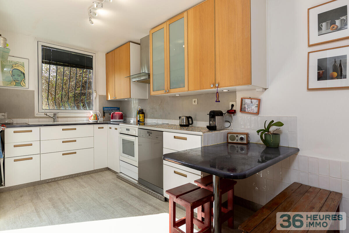 MARSEILLE 7 EME - ENDOUME - MAISON DE CHARME AVEC VUE MER GARAGE ET DEPENDANCE