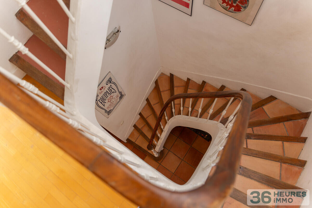 MARSEILLE 7 EME - ENDOUME - MAISON DE CHARME AVEC VUE MER GARAGE ET DEPENDANCE