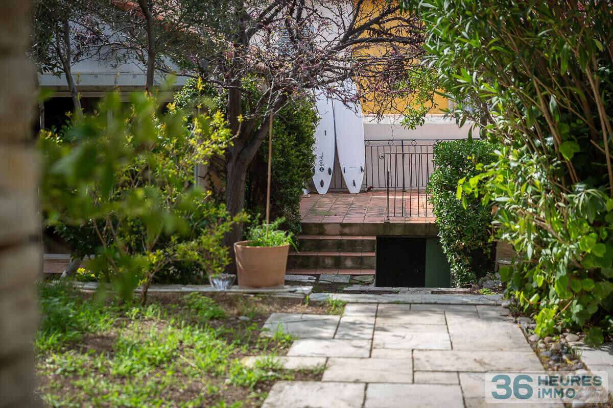 MARSEILLE 7 EME - ENDOUME - MAISON DE CHARME AVEC VUE MER GARAGE ET DEPENDANCE