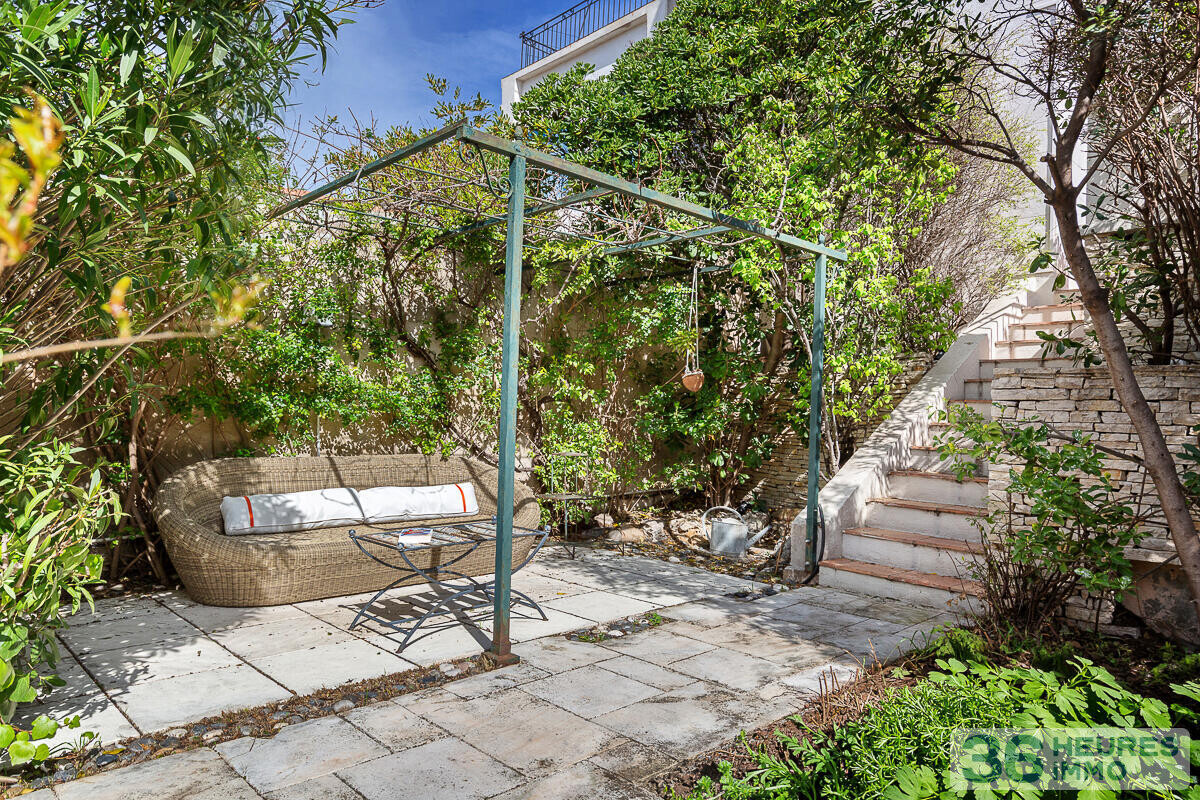 MARSEILLE 7 EME - ENDOUME - MAISON DE CHARME AVEC VUE MER GARAGE ET DEPENDANCE