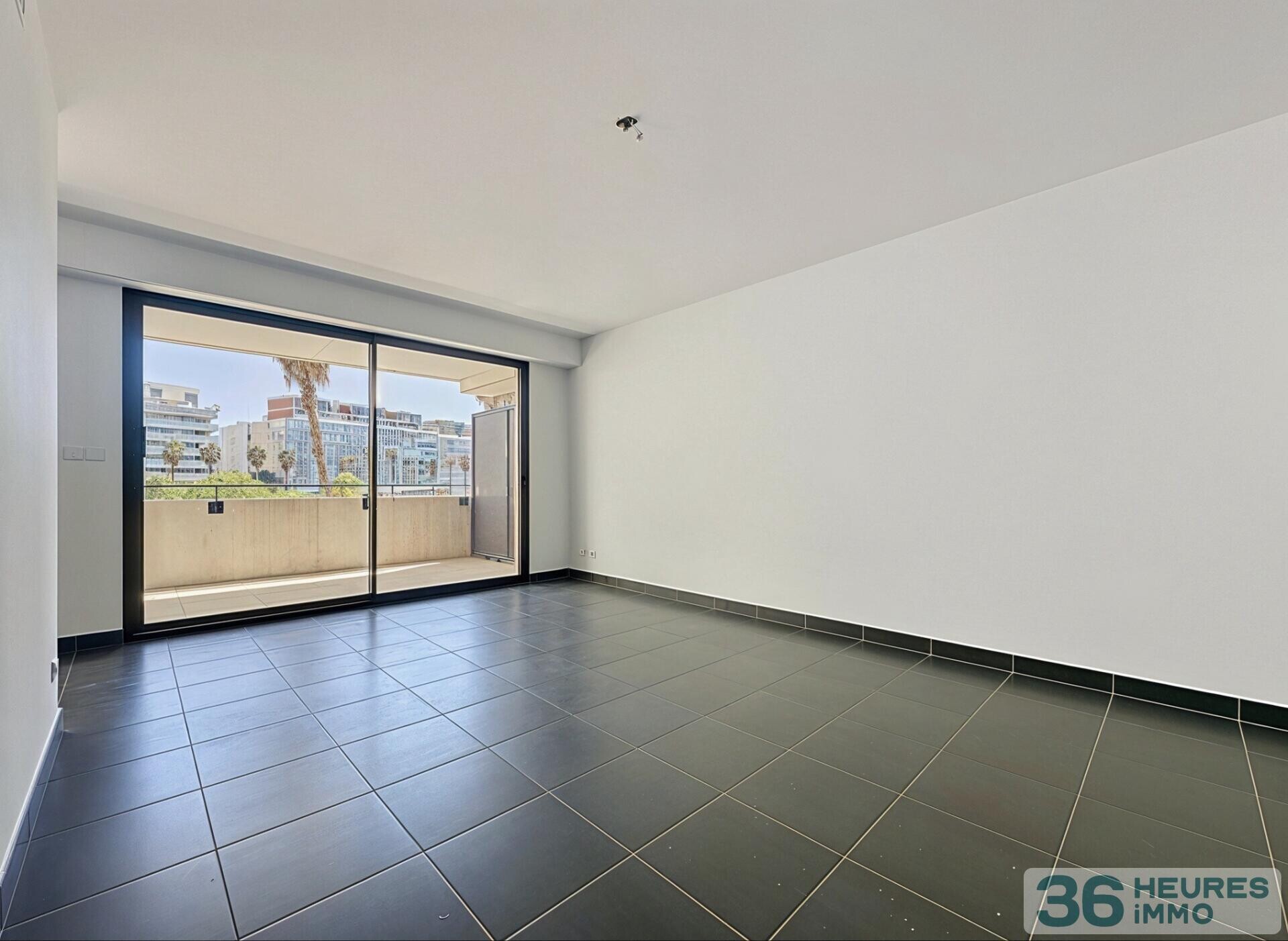 PORT MARIANNE - DEUX PIÈCES DE 50 M2 EN PREMIÈRE LIGNE DU BASSIN JACQUES COEUR