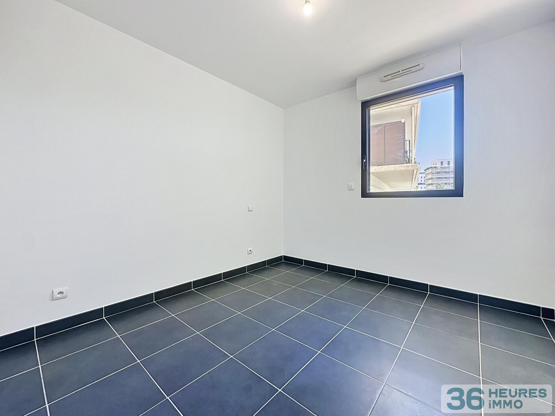 PORT MARIANNE - DEUX PIÈCES DE 50 M2 EN PREMIÈRE LIGNE DU BASSIN JACQUES COEUR