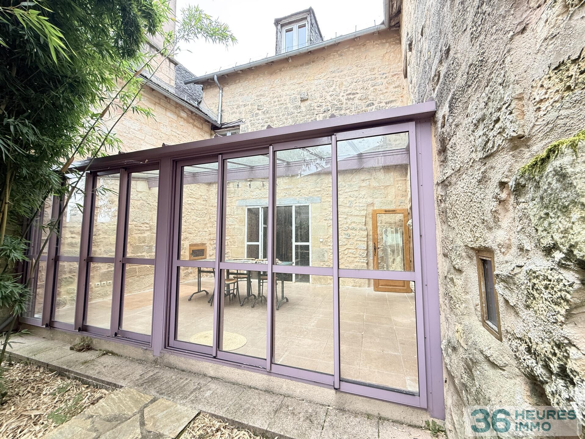 Demeure de maître XVIIIᵉ avec dépendance, piscine et vue