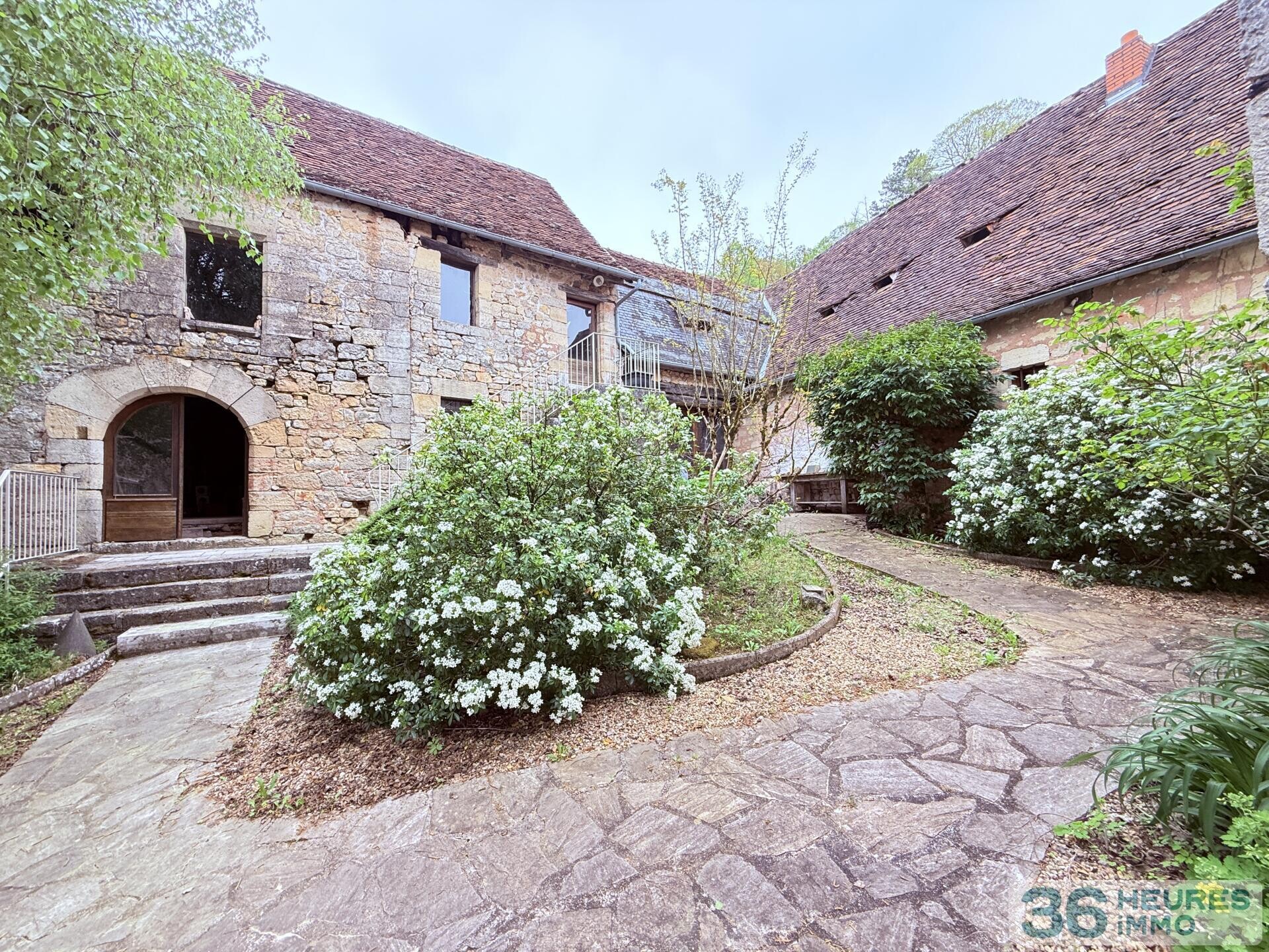 Demeure de maître XVIIIᵉ avec dépendance, piscine et vue