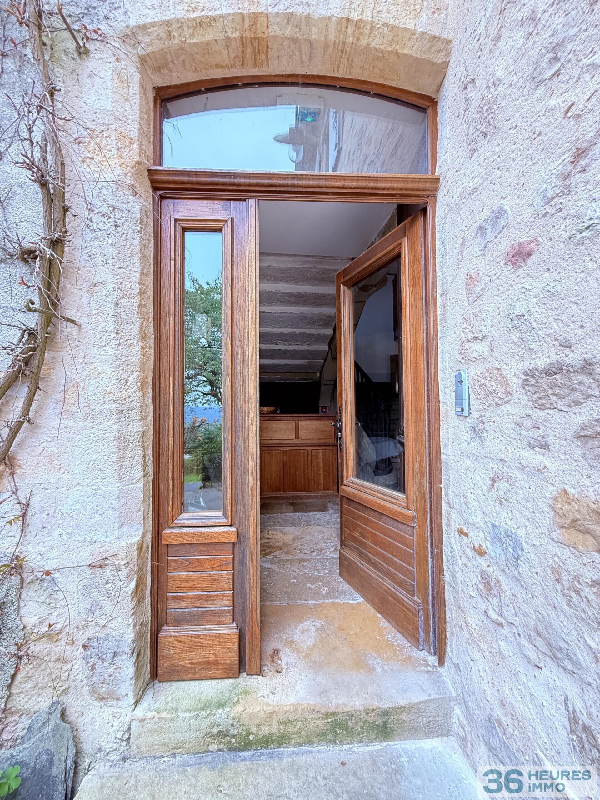 Demeure de maître XVIIIᵉ avec dépendance, piscine et vue