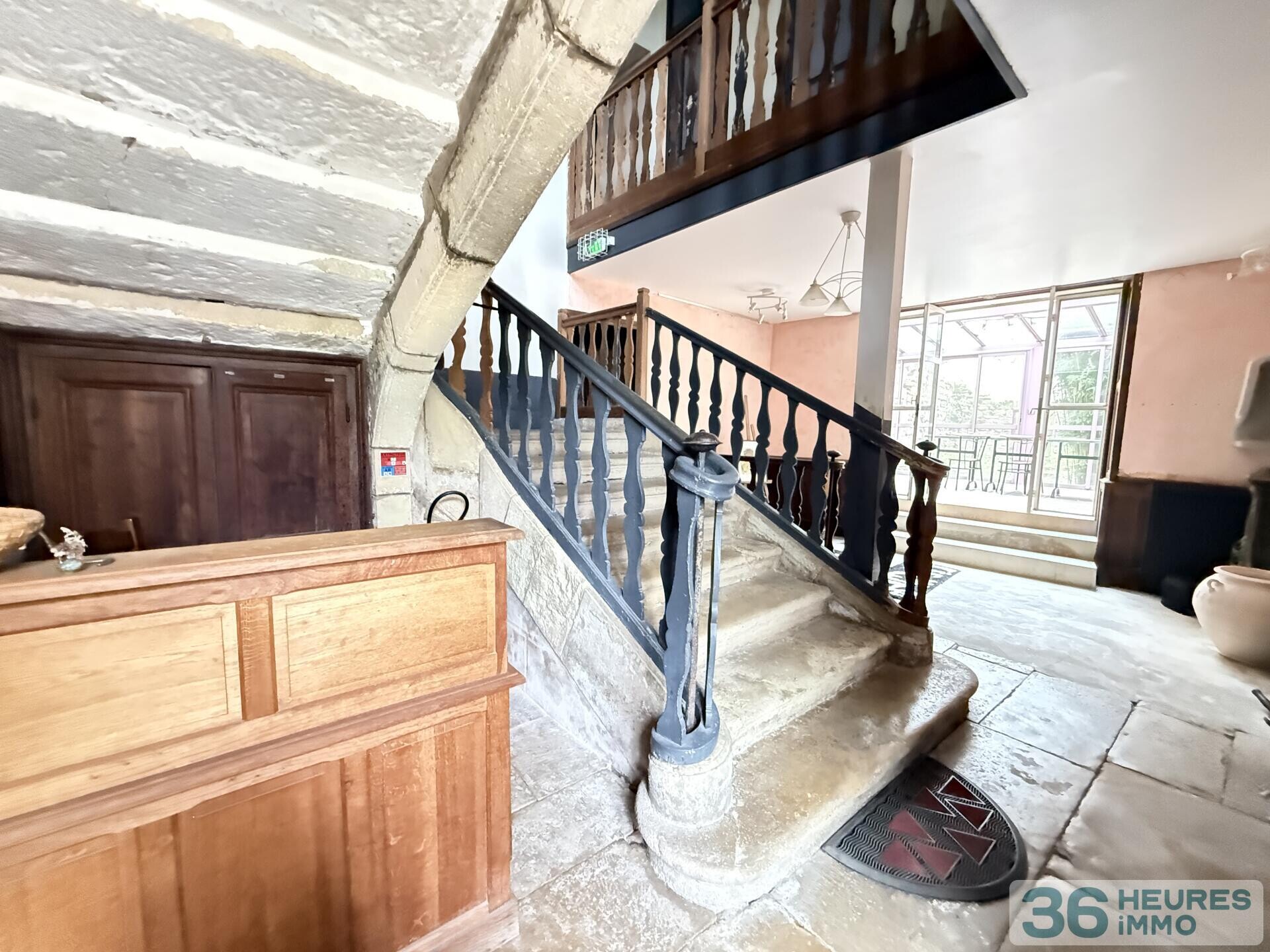 Demeure de maître XVIIIᵉ avec dépendance, piscine et vue