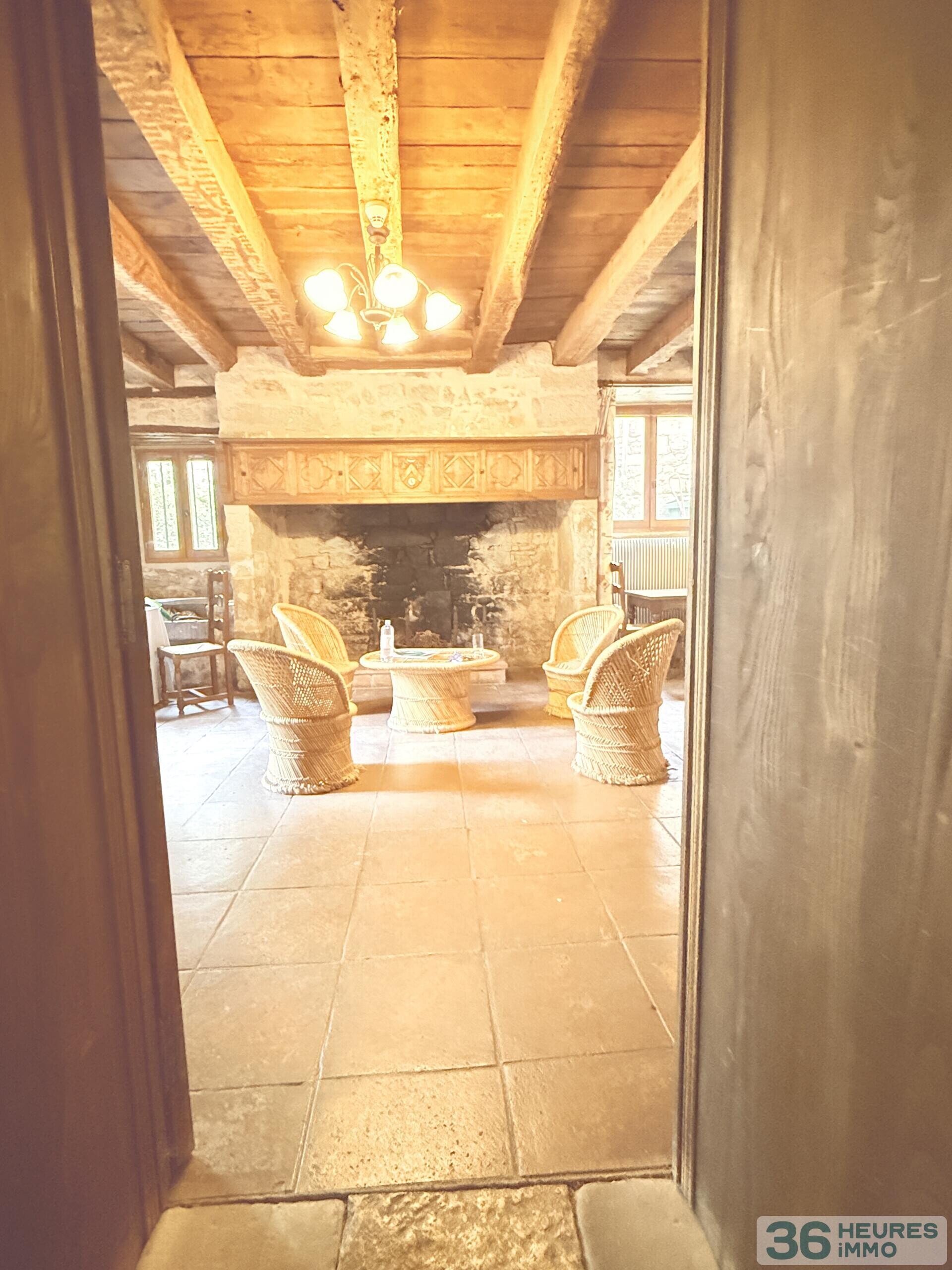 Demeure de maître XVIIIᵉ avec dépendance, piscine et vue