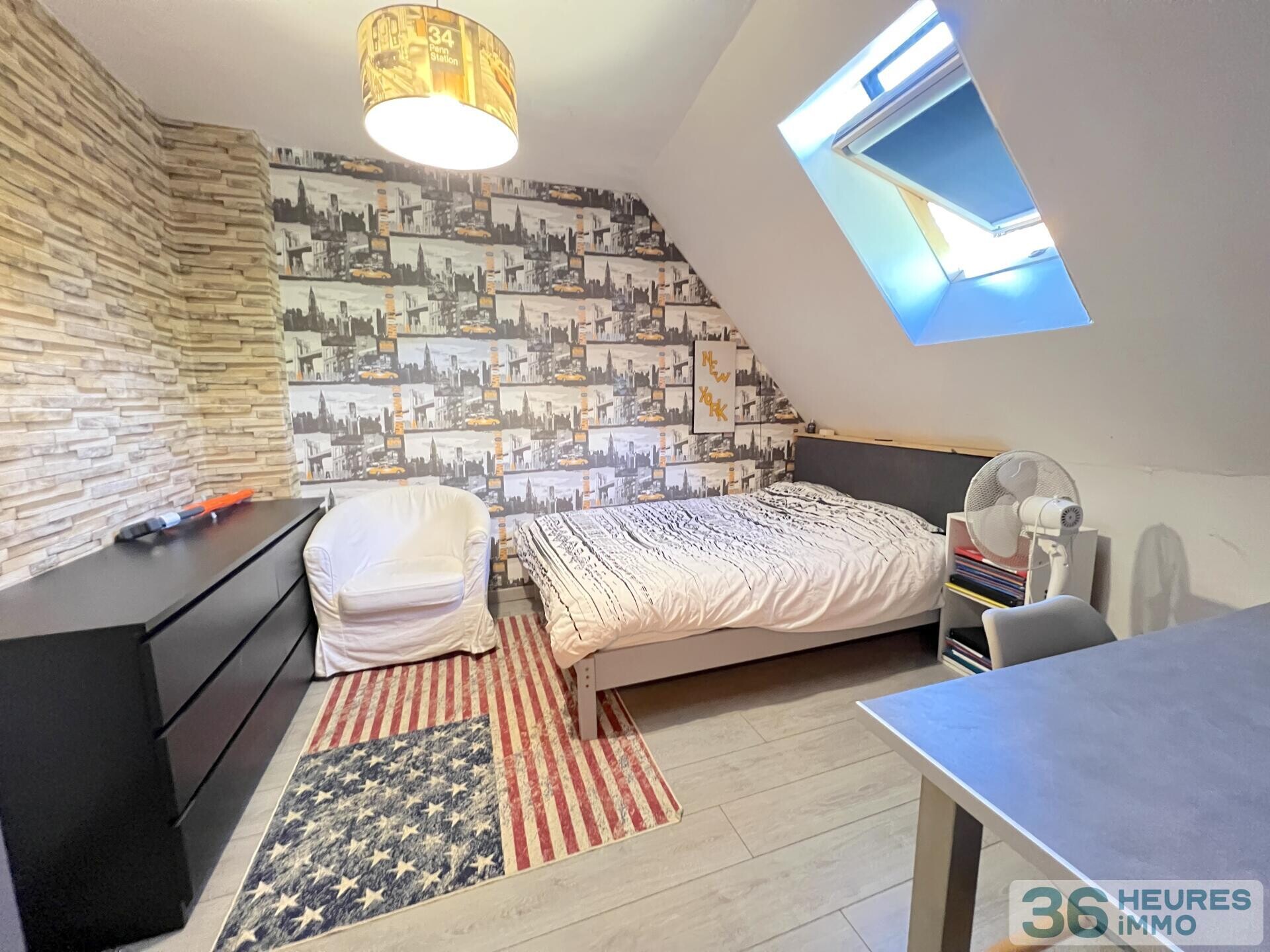 En hameau, maison en pierres, 128 m2 habitables, 4 chambres, sur terrain de 2460 m2