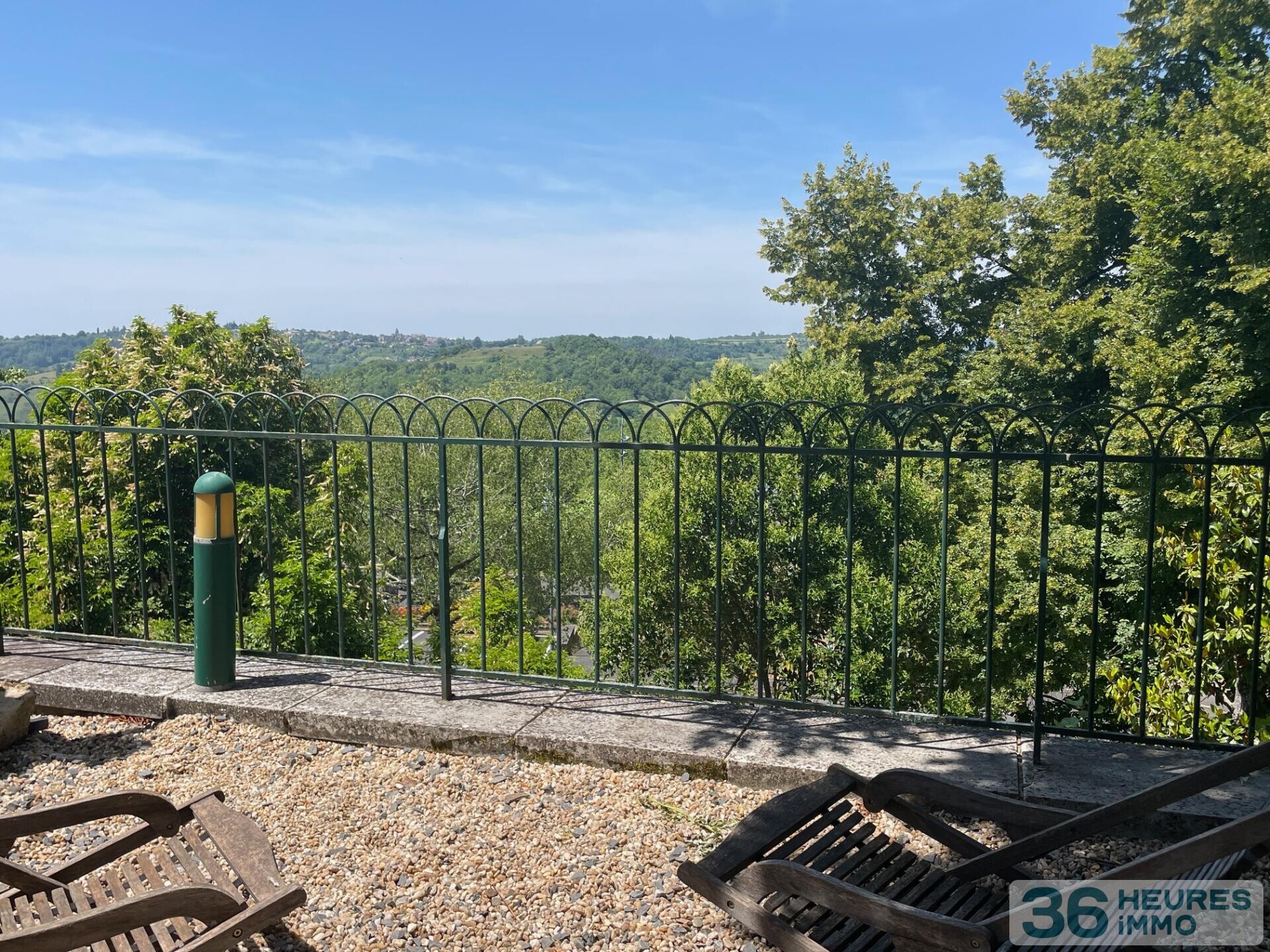 Demeure de maître XVIIIᵉ avec dépendance, piscine et vue