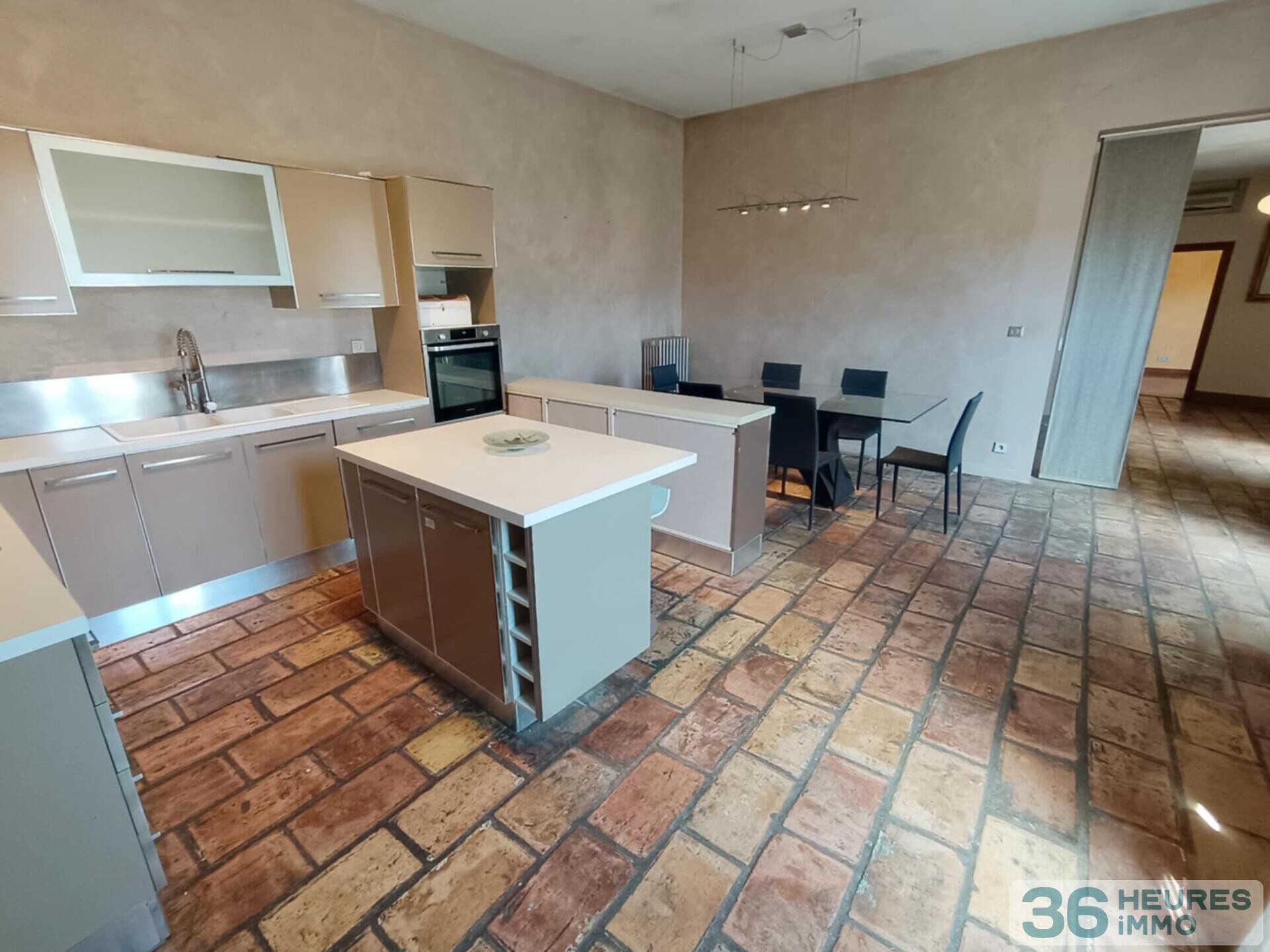 Maison de ville à usage d'habitation