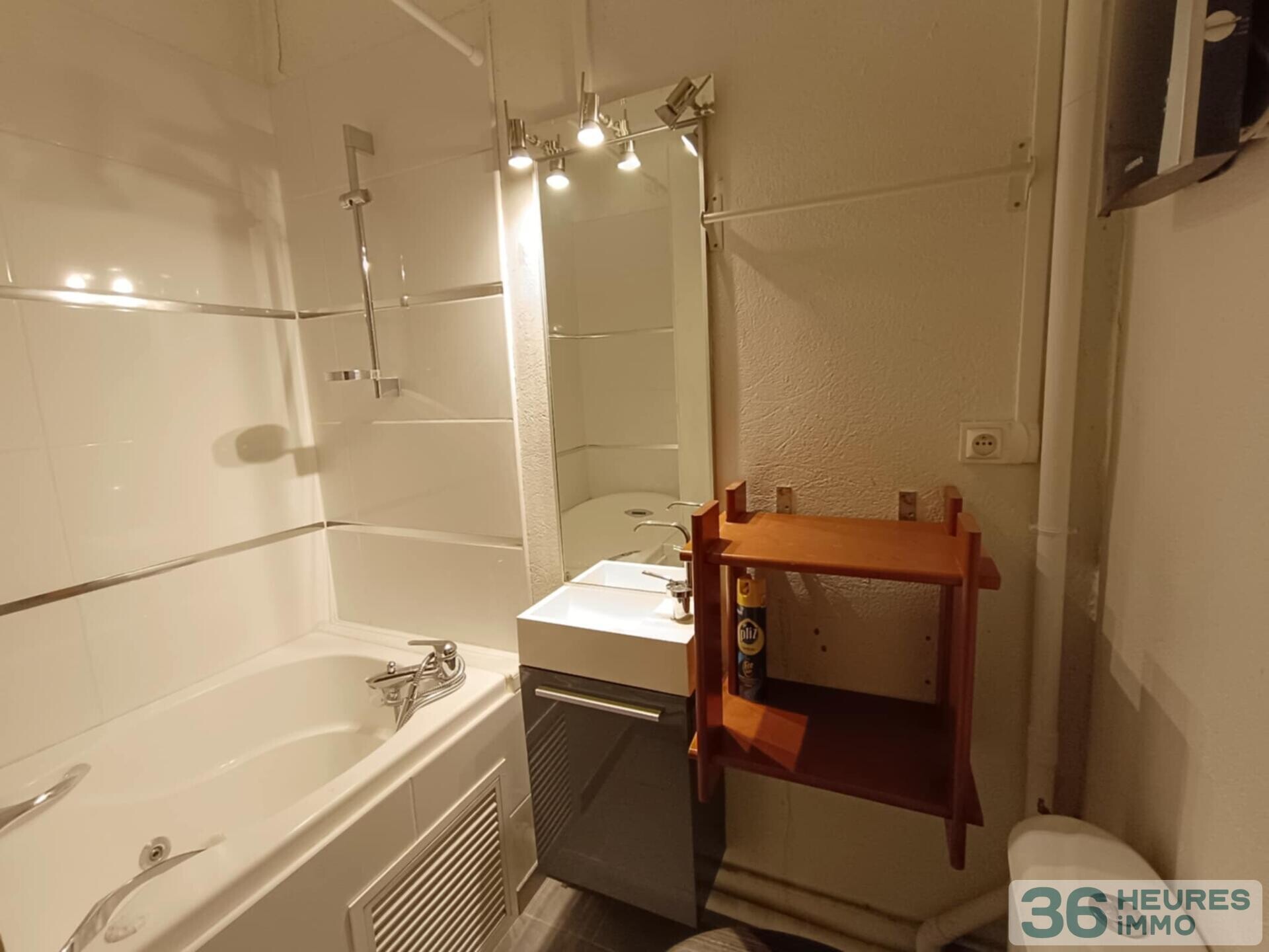 Maison de ville à usage d'habitation