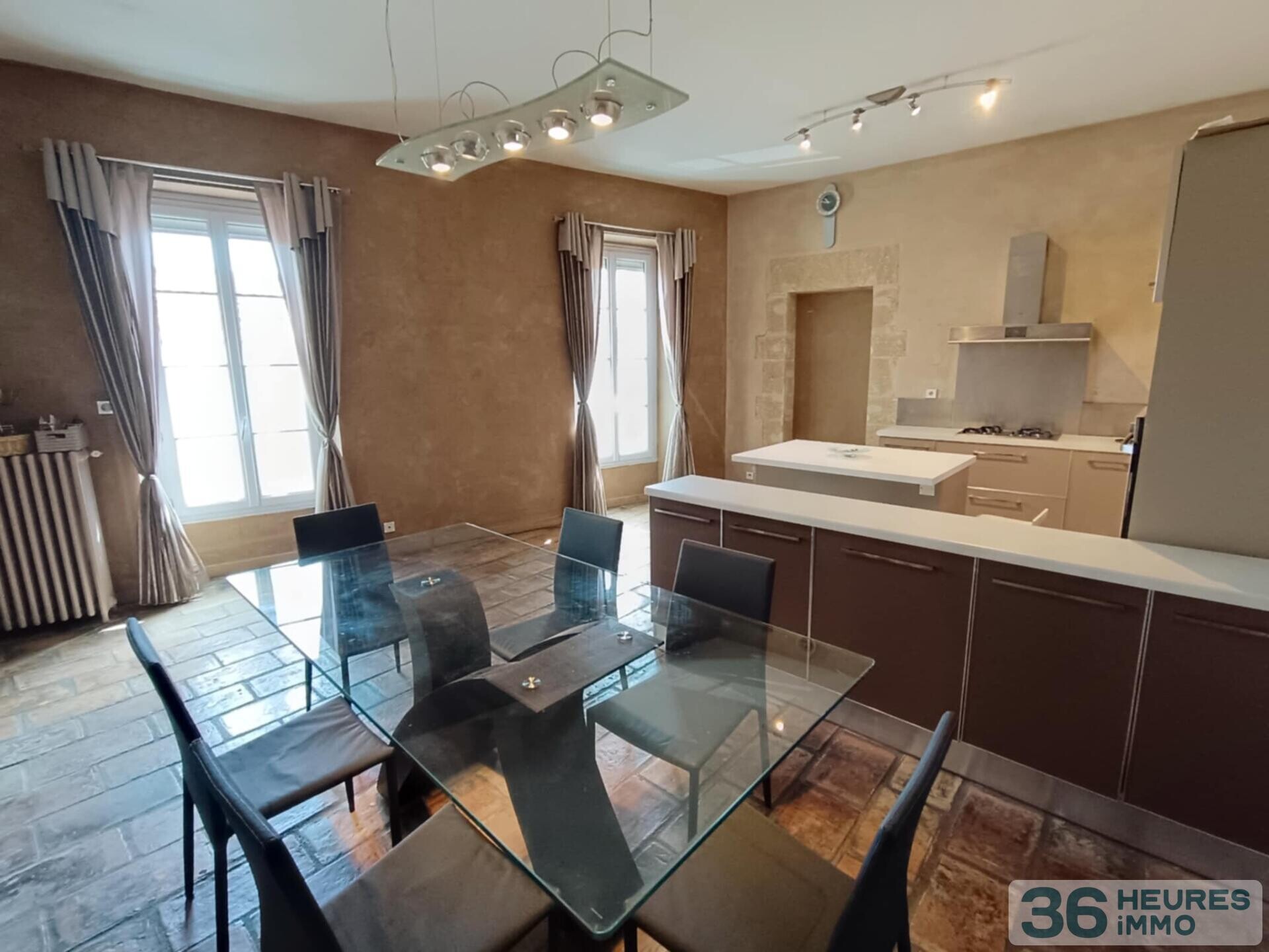 Maison de ville à usage d'habitation