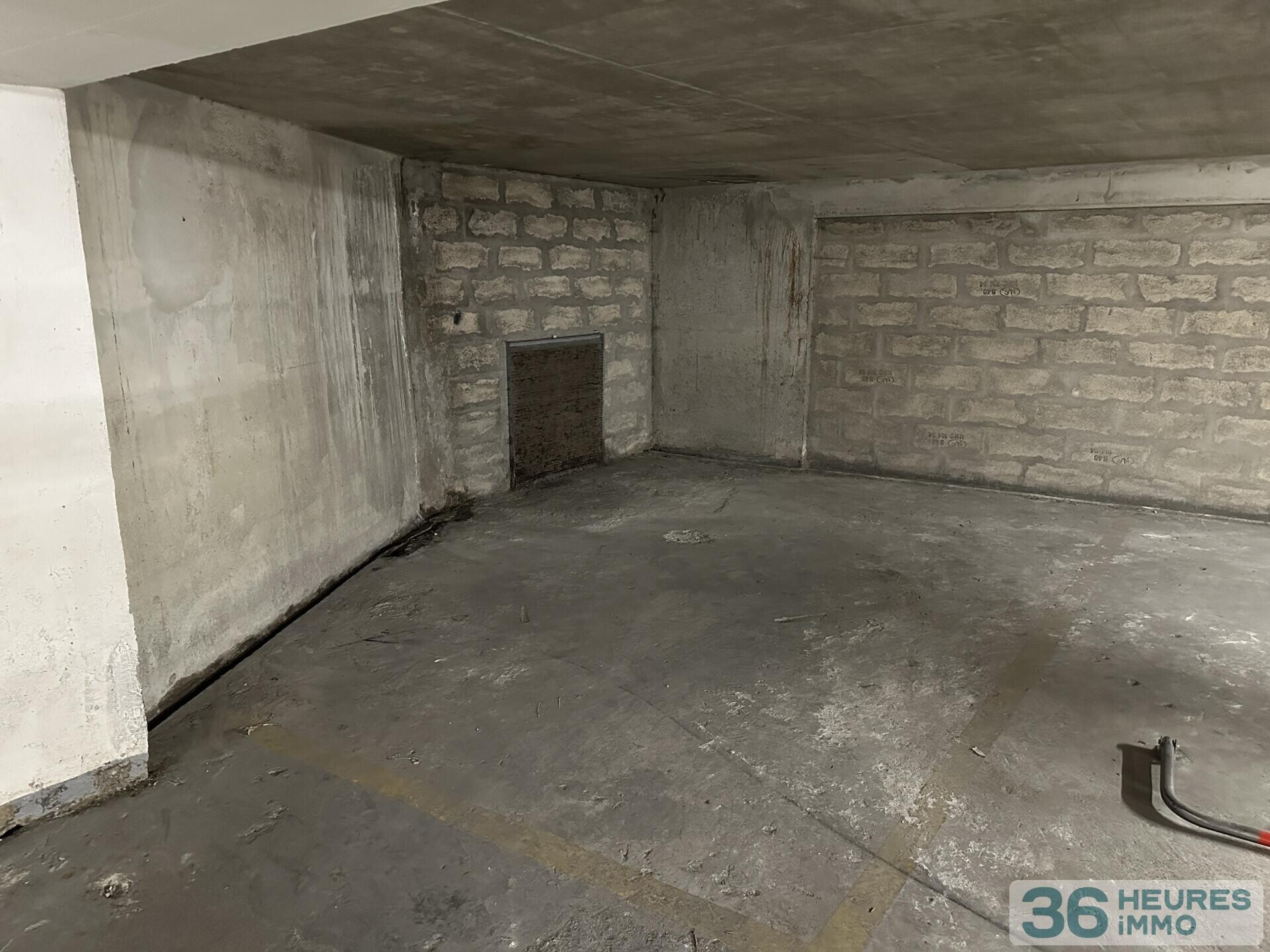 Place de parking de 14 m² – Paris 20ᵉ, rue de Savies