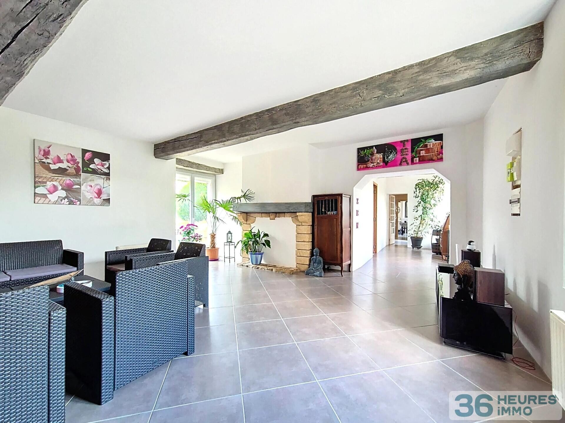 CHARME ET POTENTIEL POUR CETTE BATISSE 5 CHAMBRES & JARDIN SANS VIS-A-VIS
