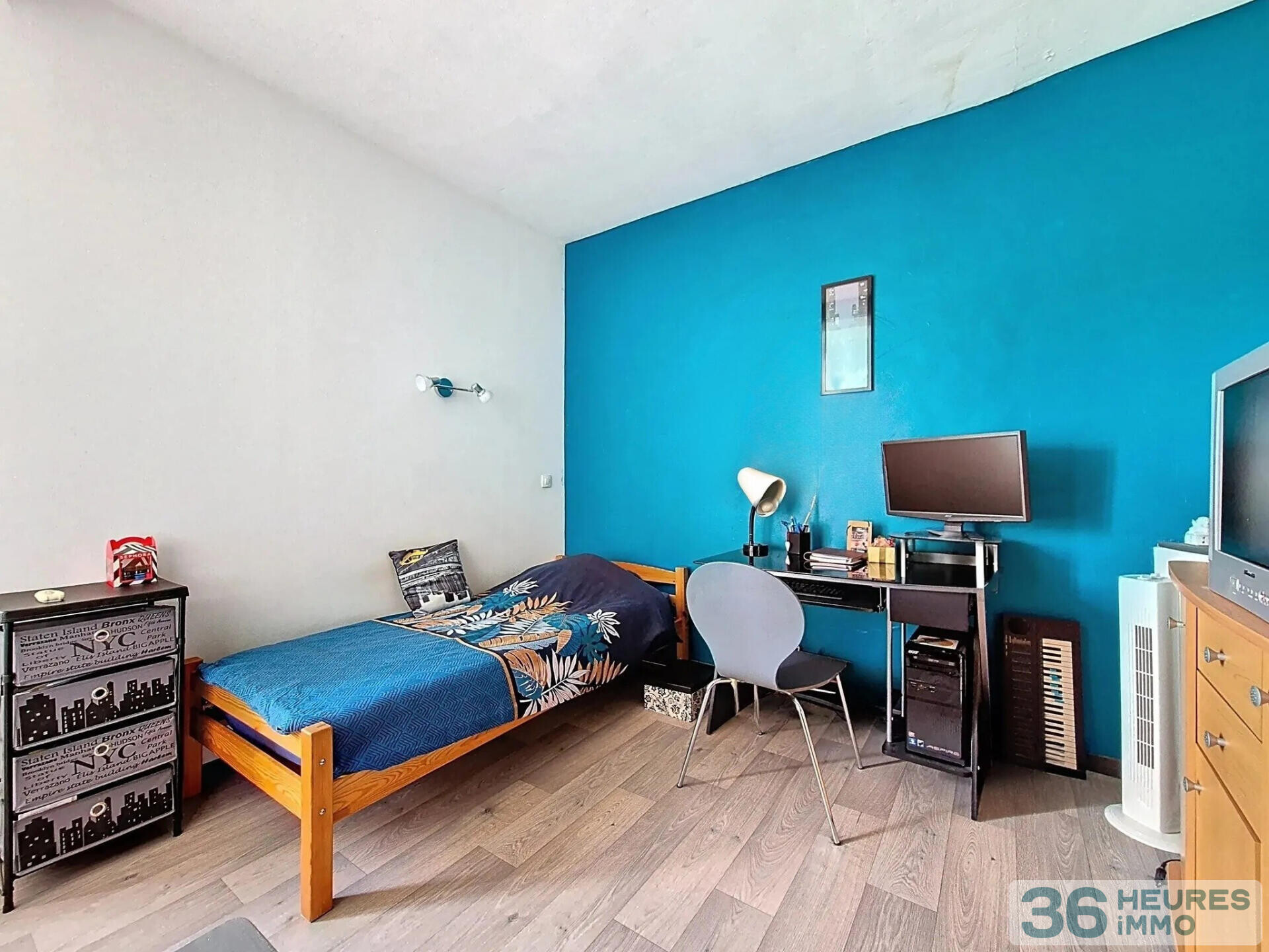 CHARME ET POTENTIEL POUR CETTE BATISSE 5 CHAMBRES & JARDIN SANS VIS-A-VIS