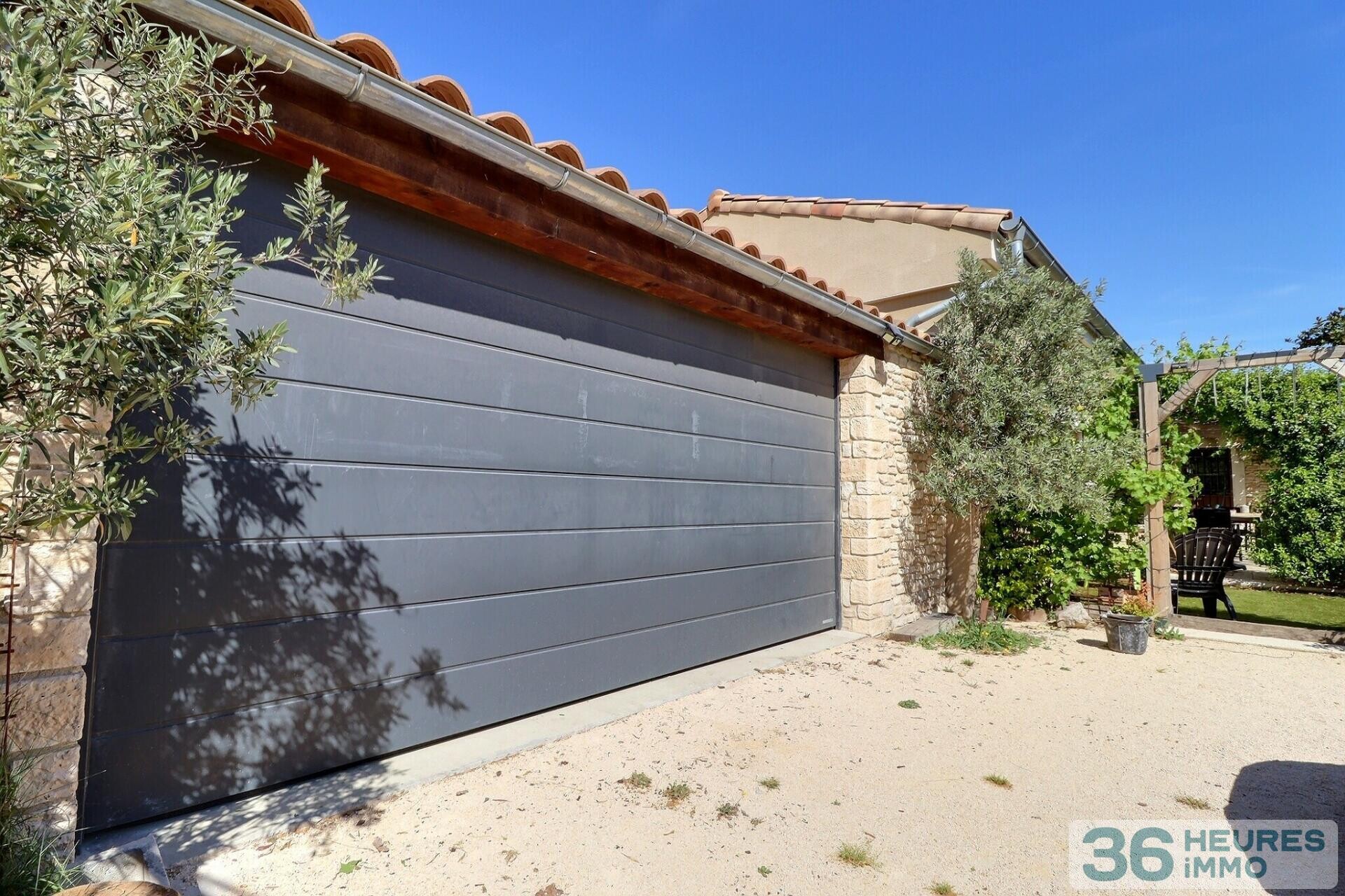 Maison de type 5 d'environ 130 M² plus annexes de 110 m² terrain piscine