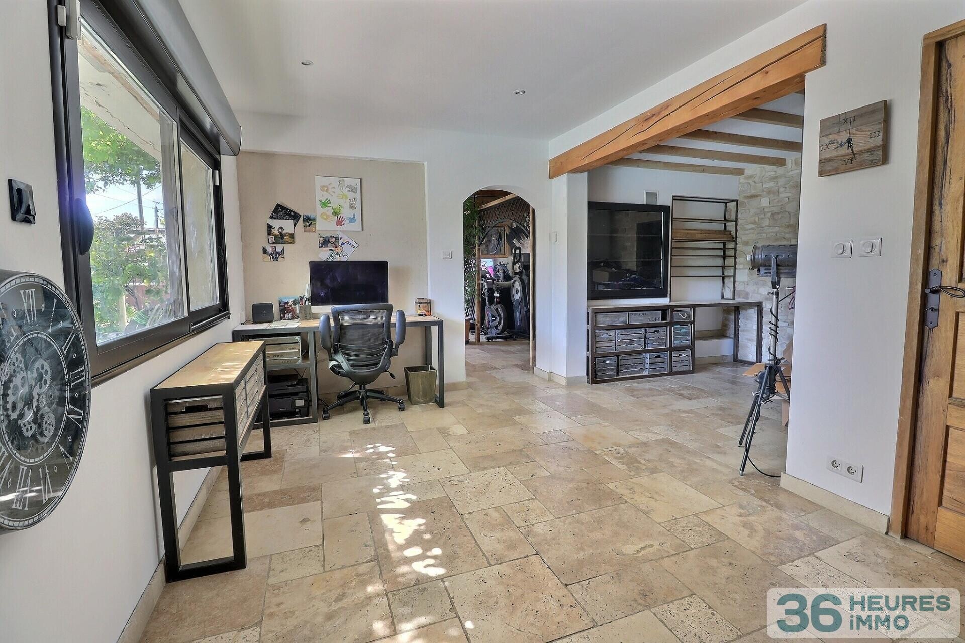 Maison de type 5 d'environ 130 M² plus annexes de 110 m² terrain piscine